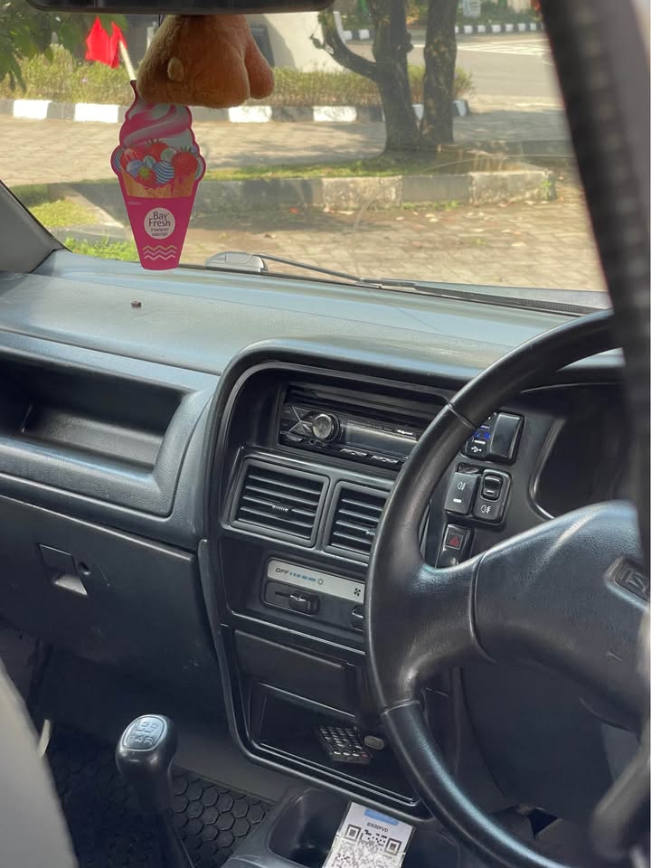 2005 Isuzu Panther LM SMART 2.5 MT 2005 Isuzu Panther LM SMART 2.5 MT