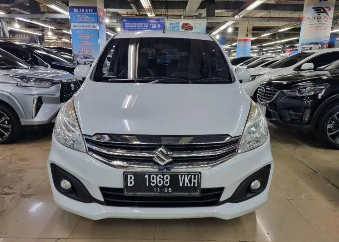 2015 Suzuki Ertiga  Bekas 2015 Suzuki Ertiga  Bekas