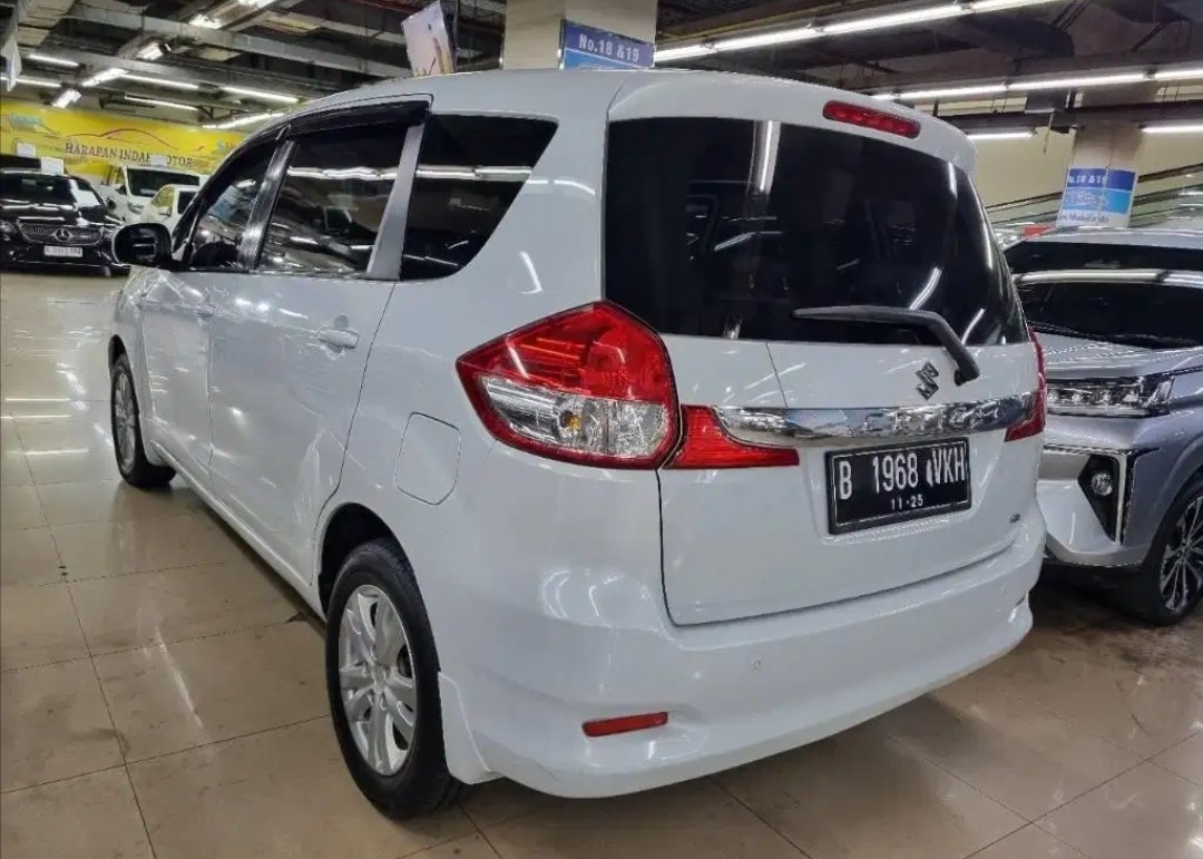 2015 Suzuki Ertiga  2015 Suzuki Ertiga