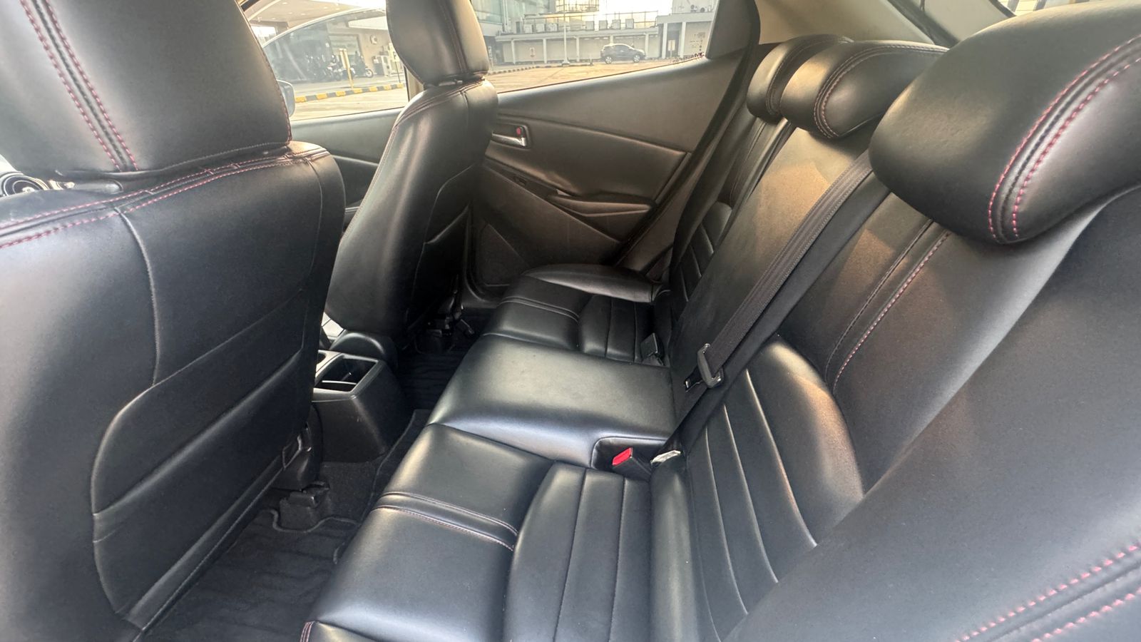 2015 Mazda 2  R AT 2015 Mazda 2  R AT