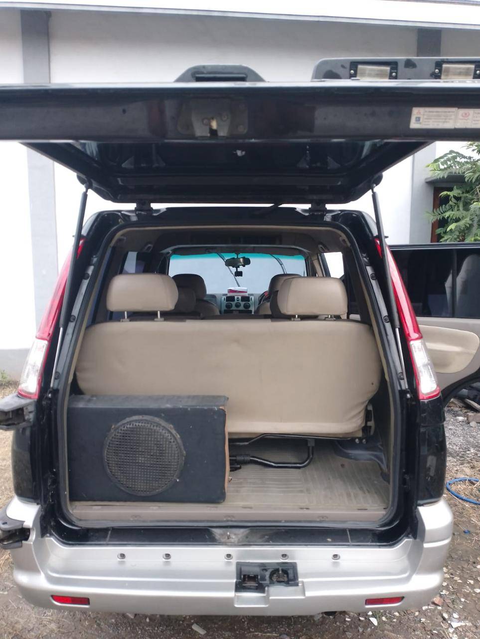 2005 Mitsubishi Kuda Grandia 2.0L MT 2005 Mitsubishi Kuda Grandia 2.0L MT