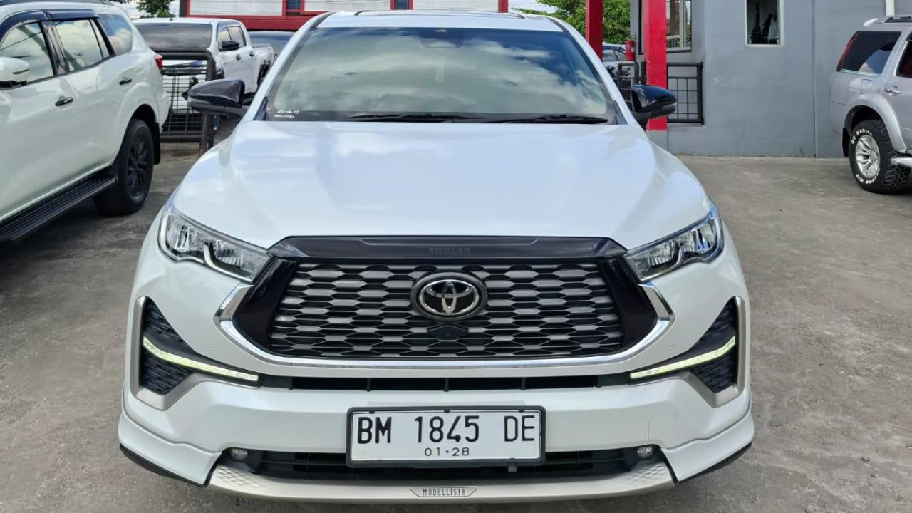 Second Hand 2022 Toyota Kijang Innova Zenix Hybrid EV Second Hand 2022 Toyota Kijang Innova Zenix Hybrid EV