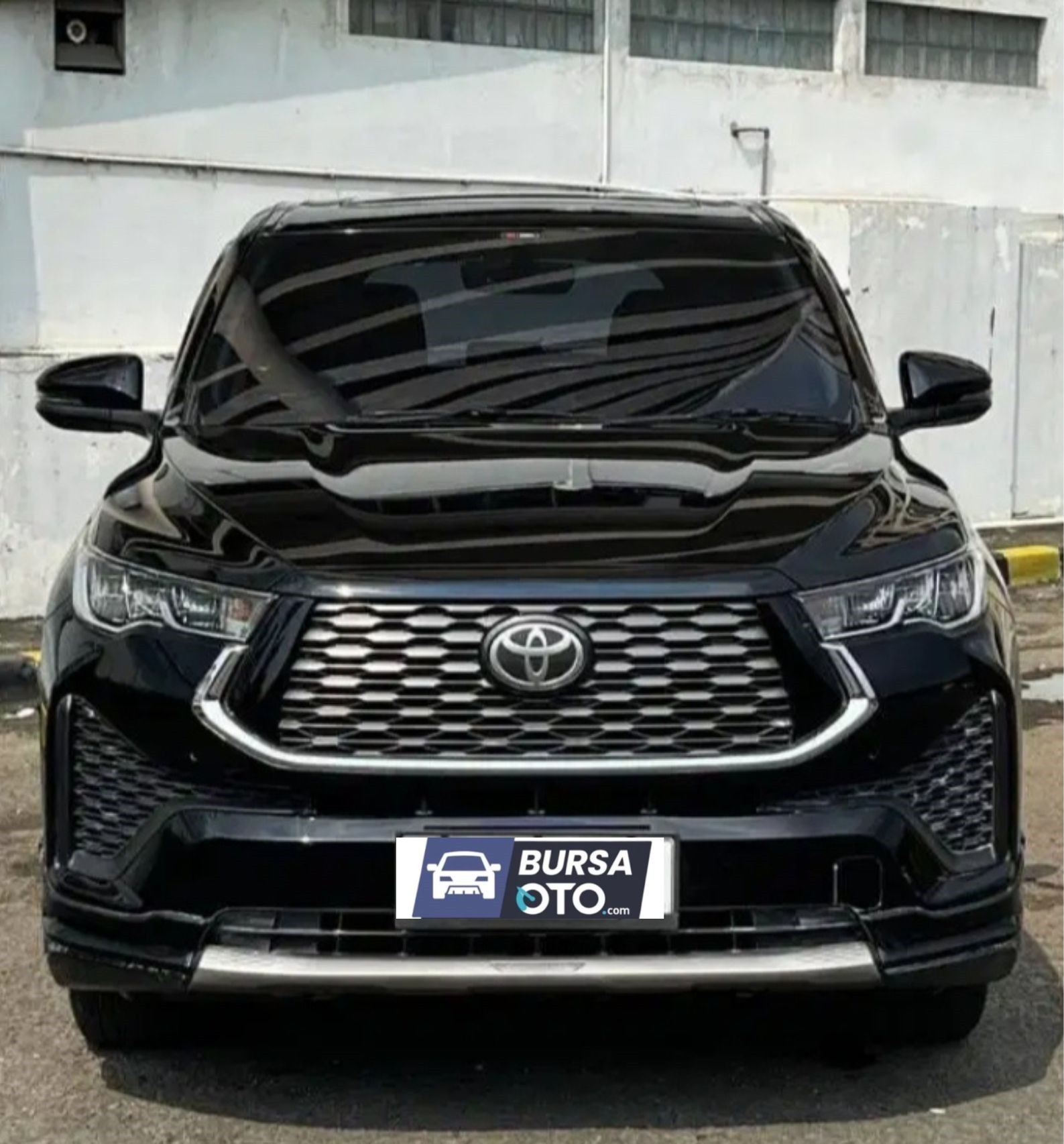 Second Hand 2022 Toyota Kijang Innova Zenix Hybrid EV Second Hand 2022 Toyota Kijang Innova Zenix Hybrid EV