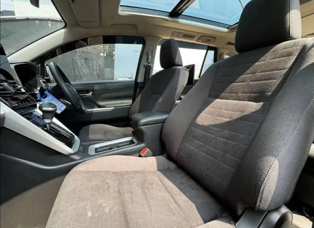 2022 Toyota Kijang Innova Zenix Hybrid EV 2022 Toyota Kijang Innova Zenix Hybrid EV