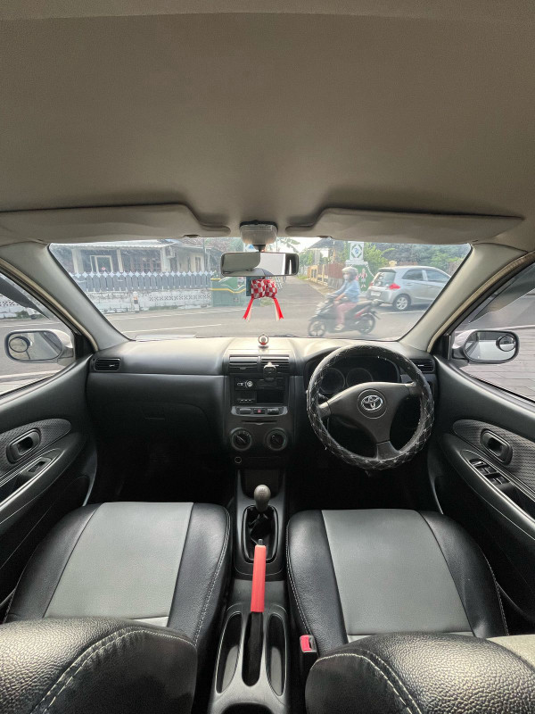 2005 Toyota Avanza  E M/T 2005 Toyota Avanza  E M/T