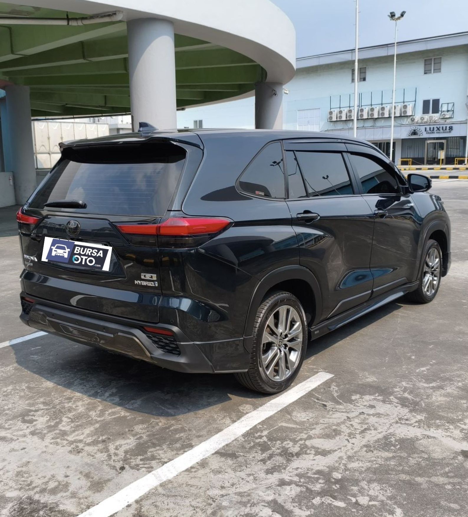 2023 Toyota Kijang Innova Zenix Hybrid EV 2023 Toyota Kijang Innova Zenix Hybrid EV