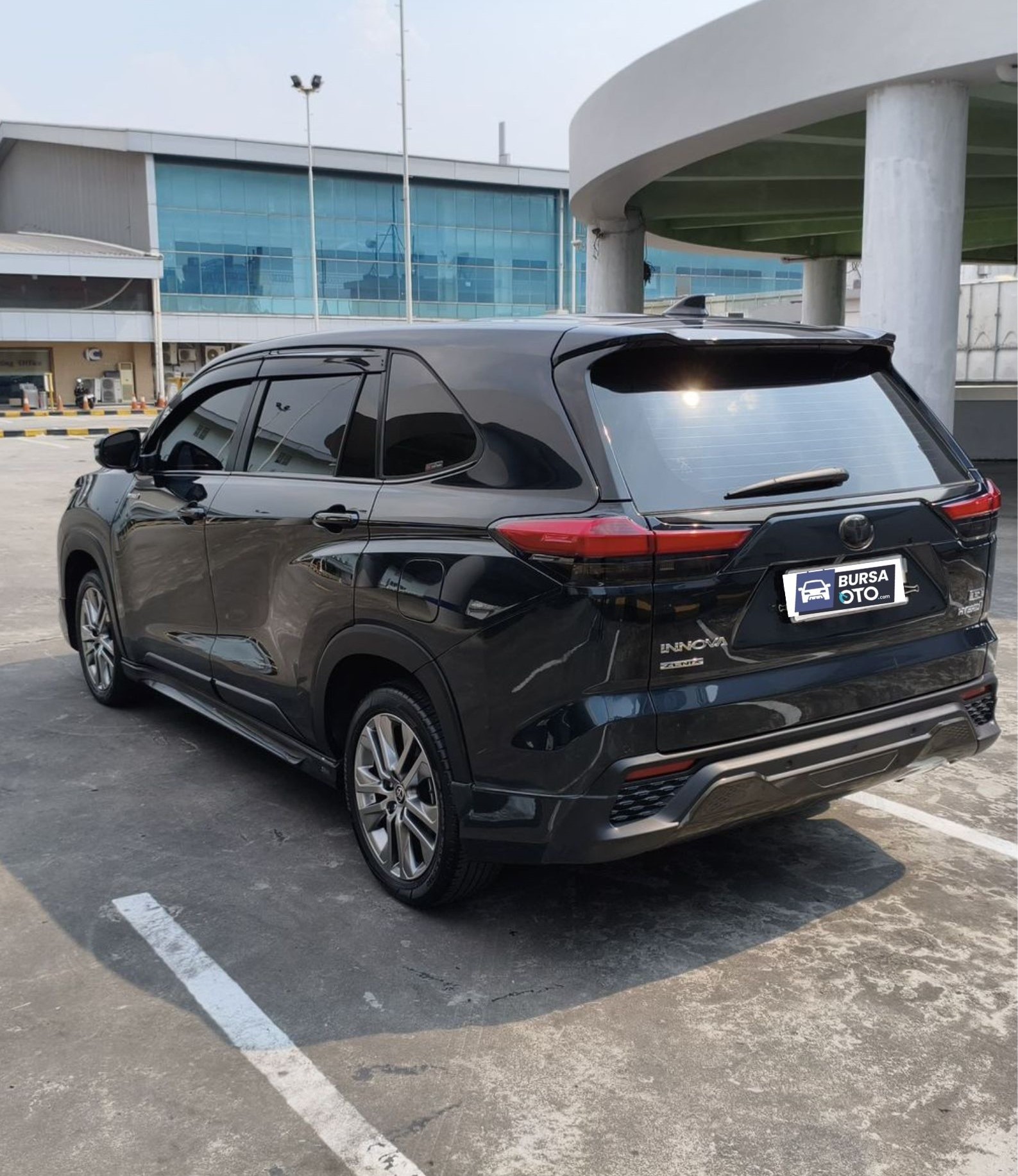 2023 Toyota Kijang Innova Zenix Hybrid EV 2023 Toyota Kijang Innova Zenix Hybrid EV