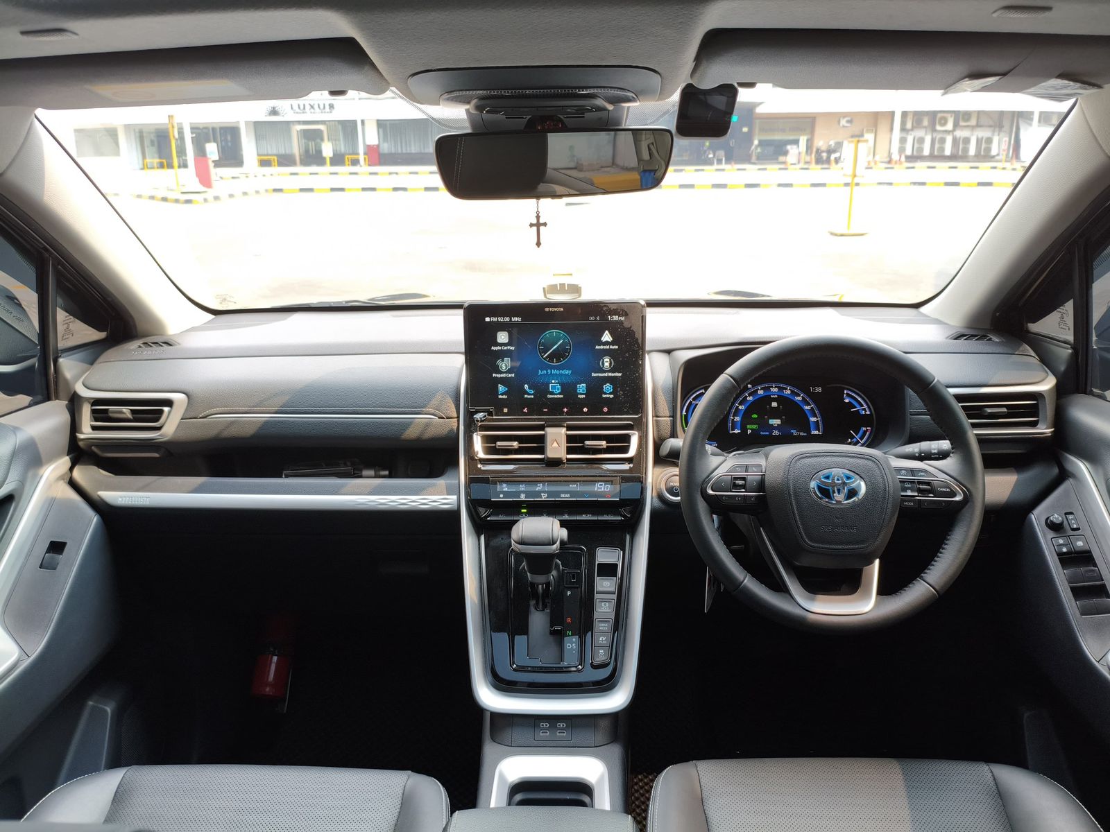 2023 Toyota Kijang Innova Zenix Hybrid EV 2023 Toyota Kijang Innova Zenix Hybrid EV