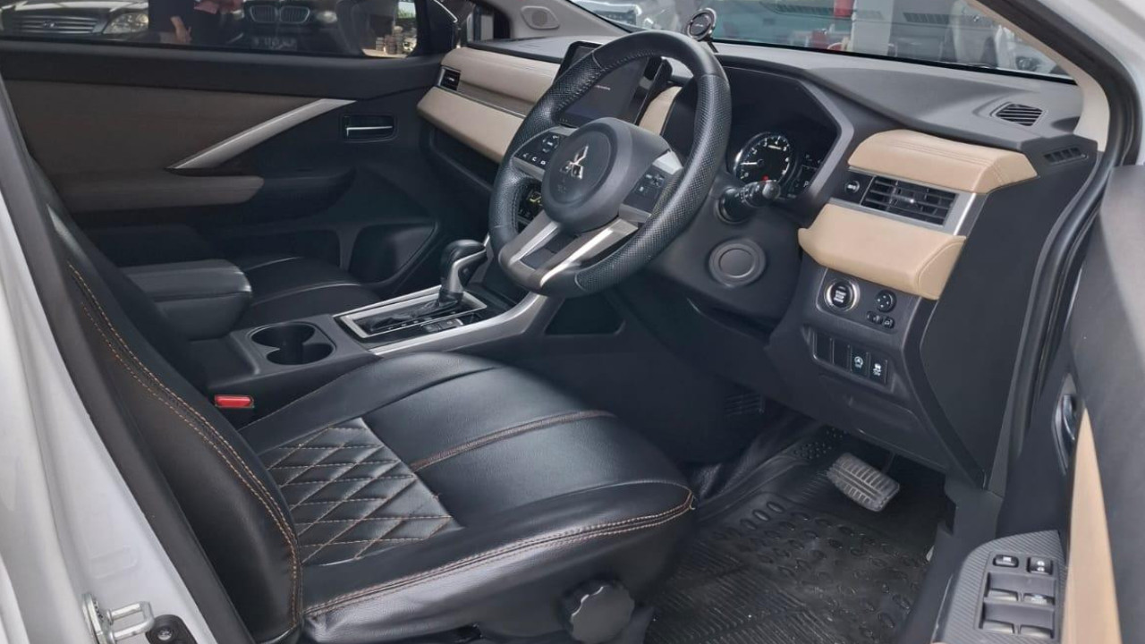 2022 Mitsubishi Xpander Ultimate CVT 2022 Mitsubishi Xpander Ultimate CVT