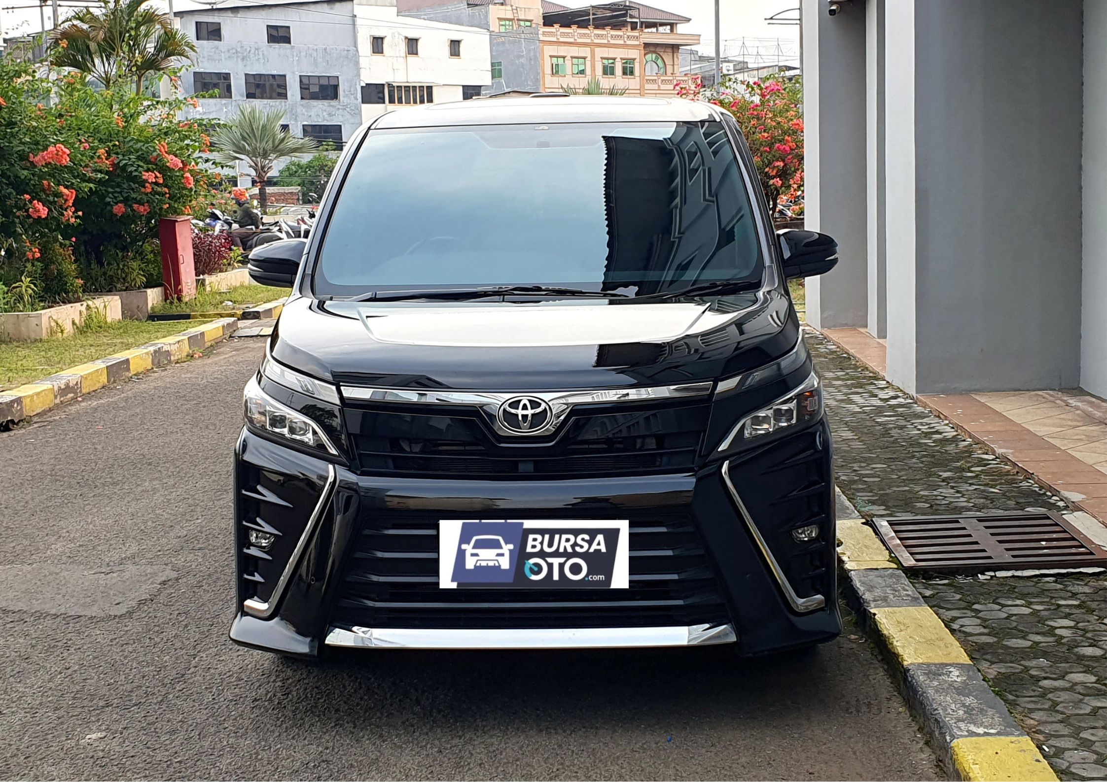Second Hand 2018 Toyota Voxy Second Hand 2018 Toyota Voxy