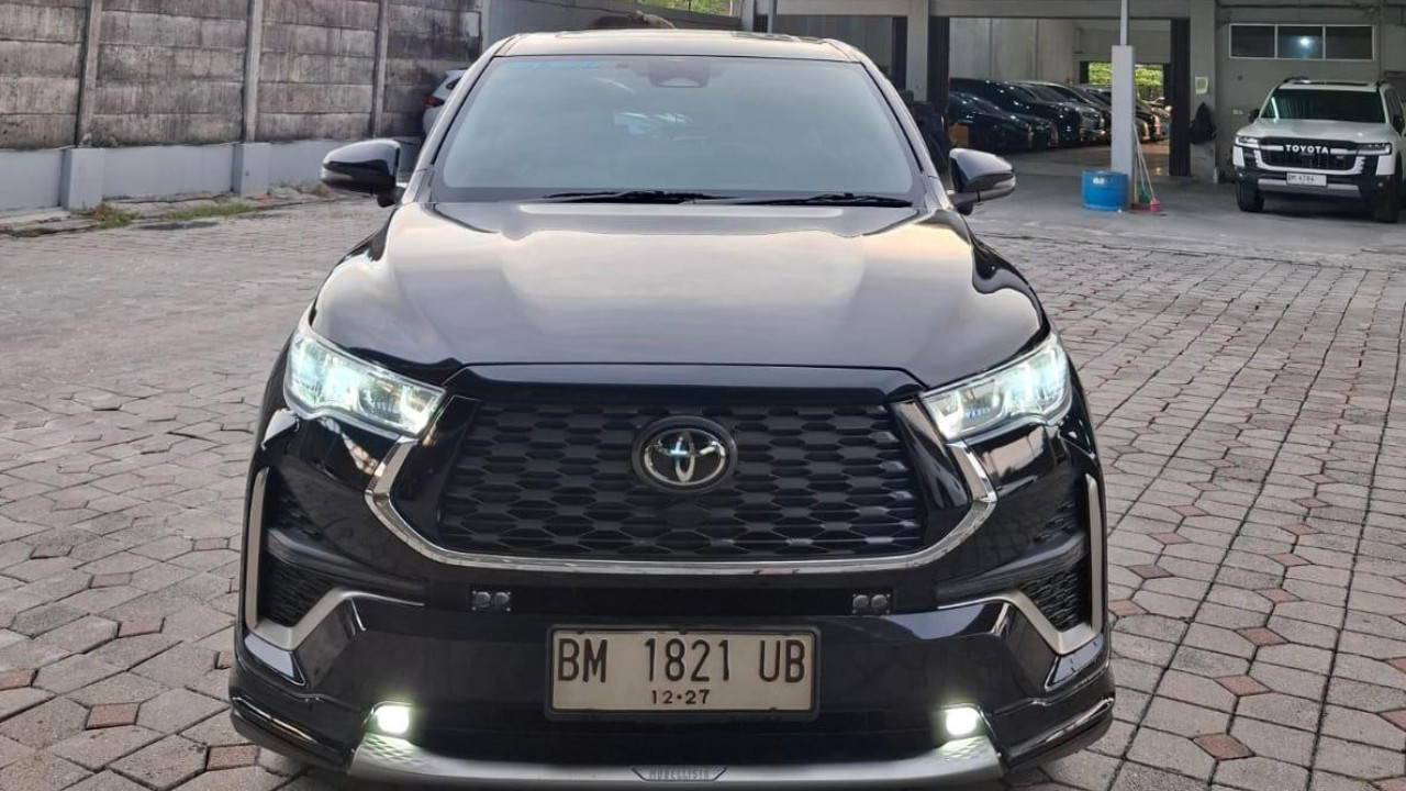 Second Hand 2022 Toyota Kijang Innova Zenix Hybrid EV Second Hand 2022 Toyota Kijang Innova Zenix Hybrid EV