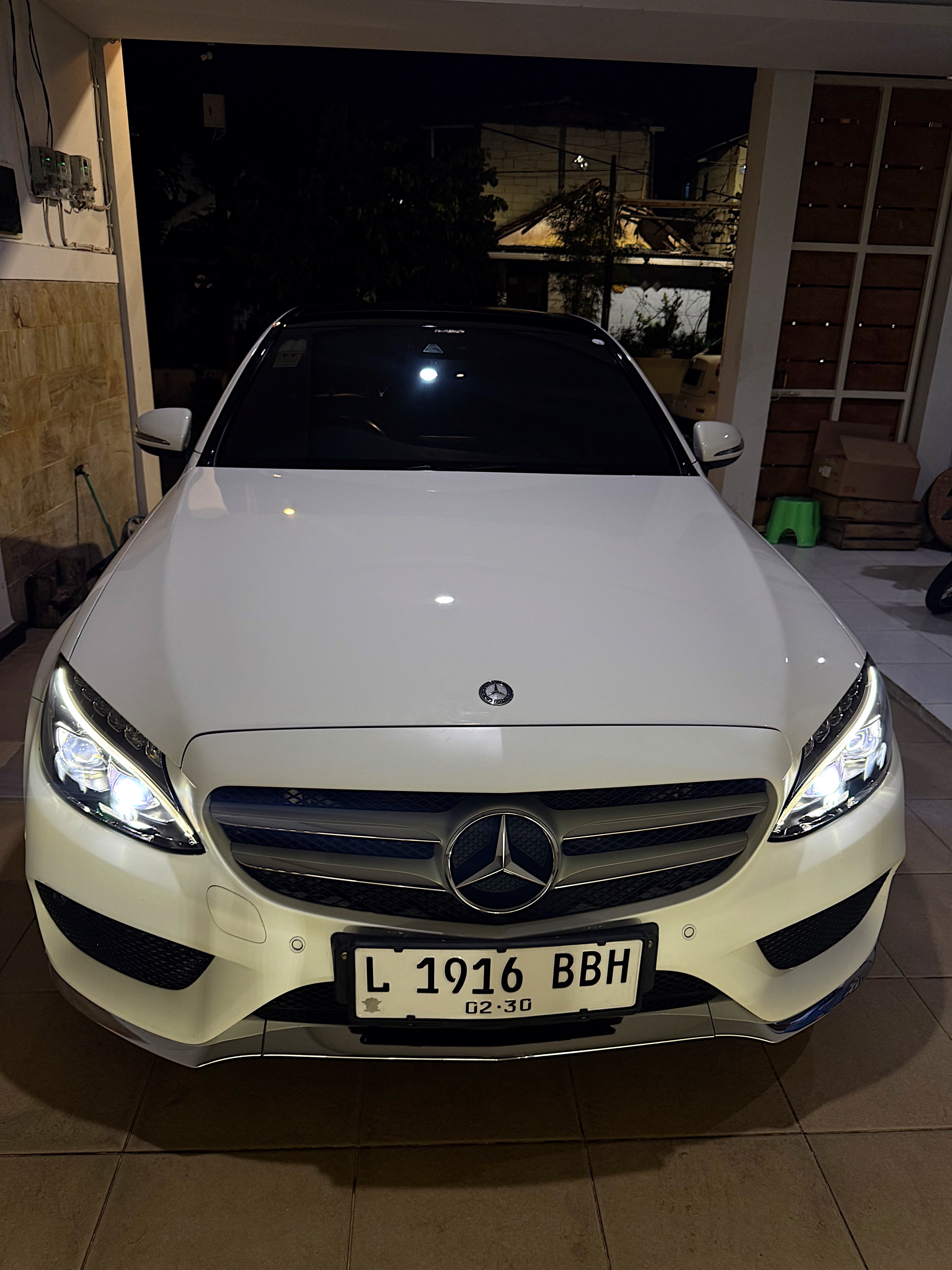 Second Hand 2015 Mercedes Benz C-Class Sedan C 250 Exclusive Second Hand 2015 Mercedes Benz C-Class Sedan C 250 Exclusive