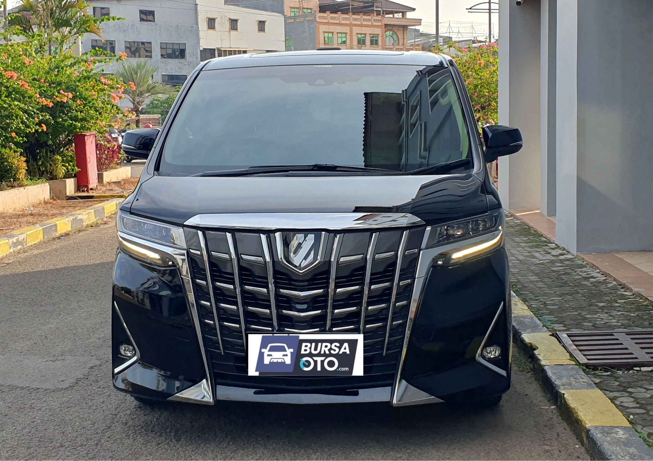 Second Hand 2021 Toyota Alphard Second Hand 2021 Toyota Alphard