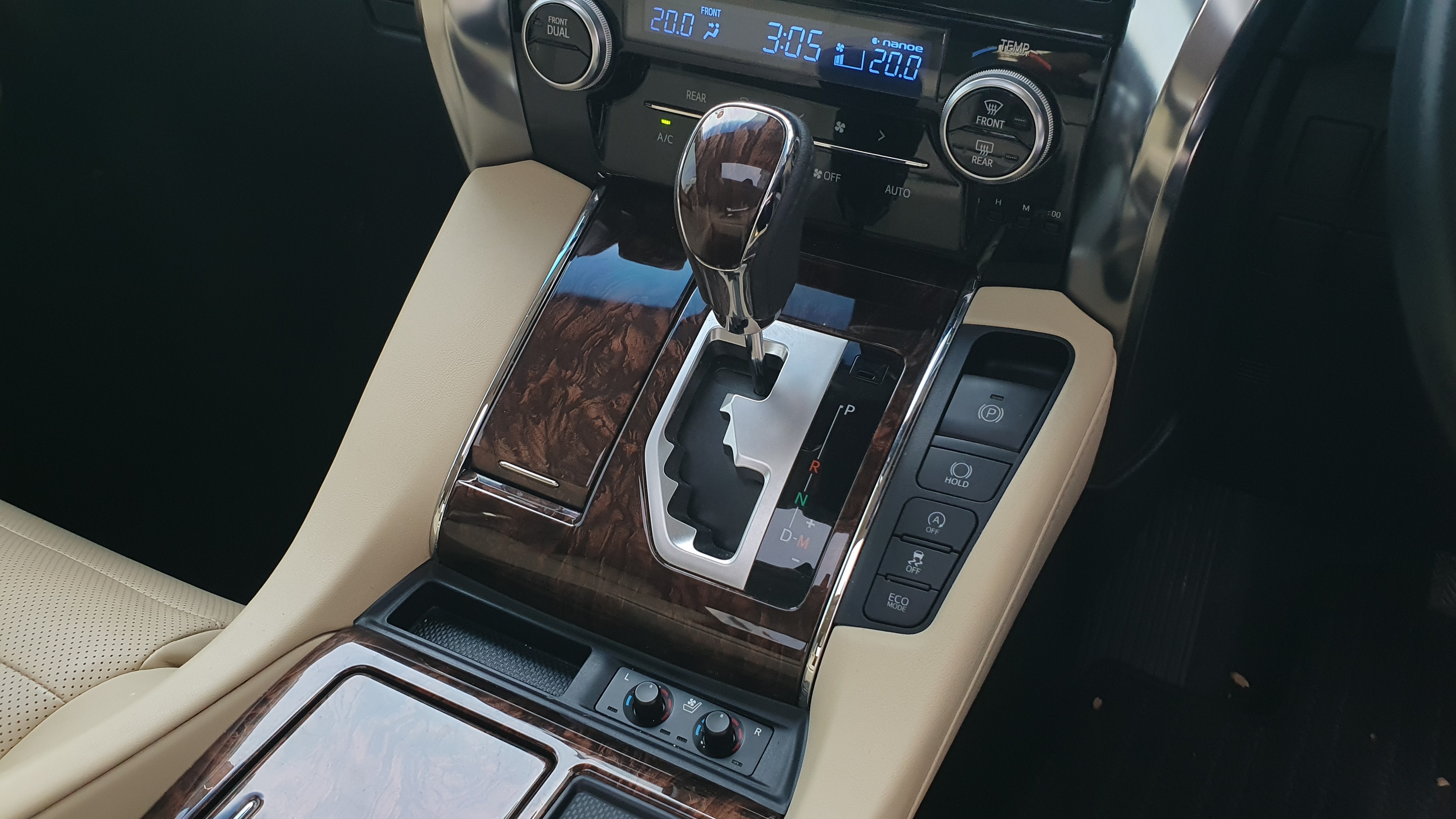 2021 Toyota Alphard  2.5 G A/T 2021 Toyota Alphard  2.5 G A/T