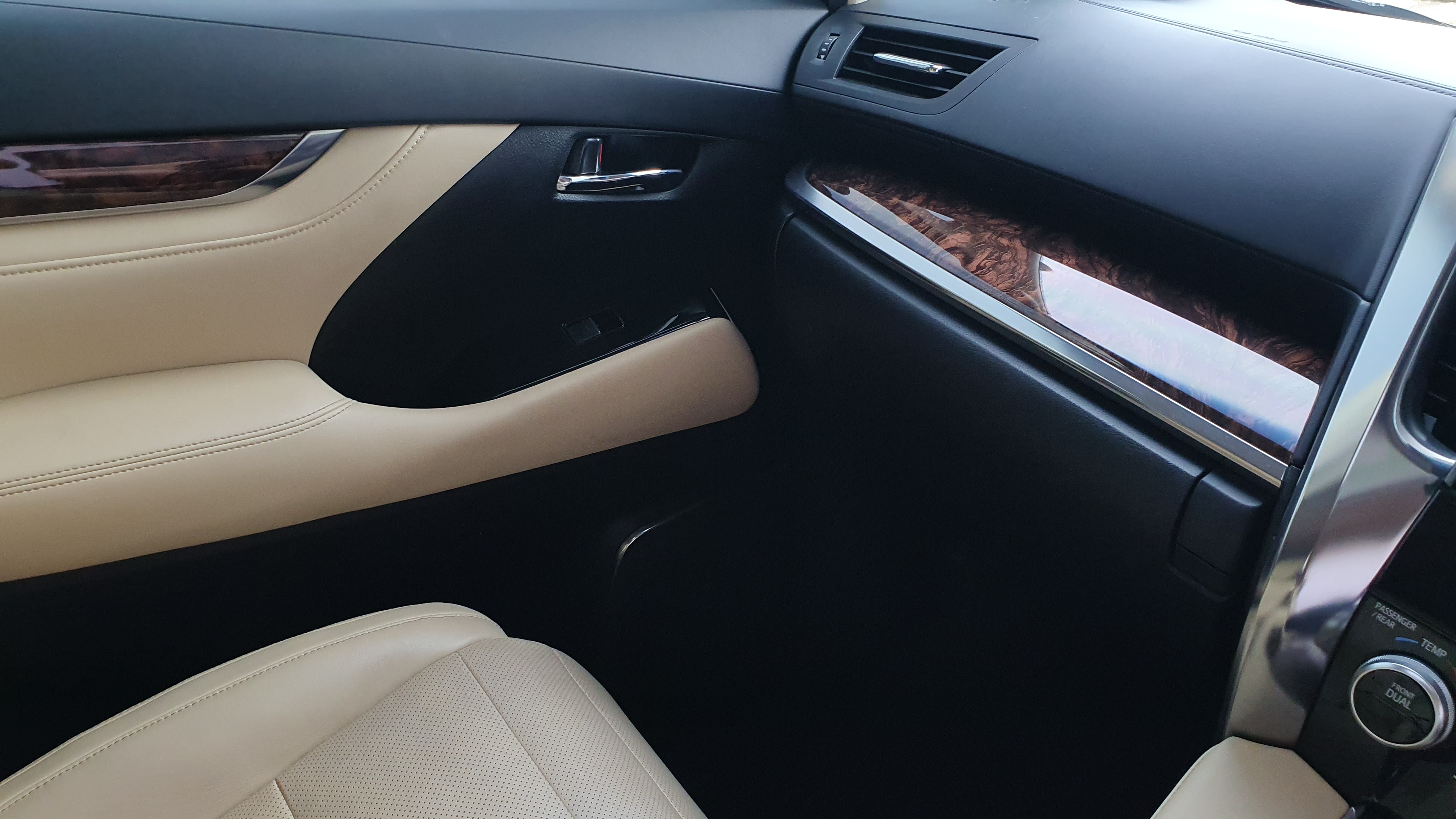 2021 Toyota Alphard  2.5 G A/T 2021 Toyota Alphard  2.5 G A/T