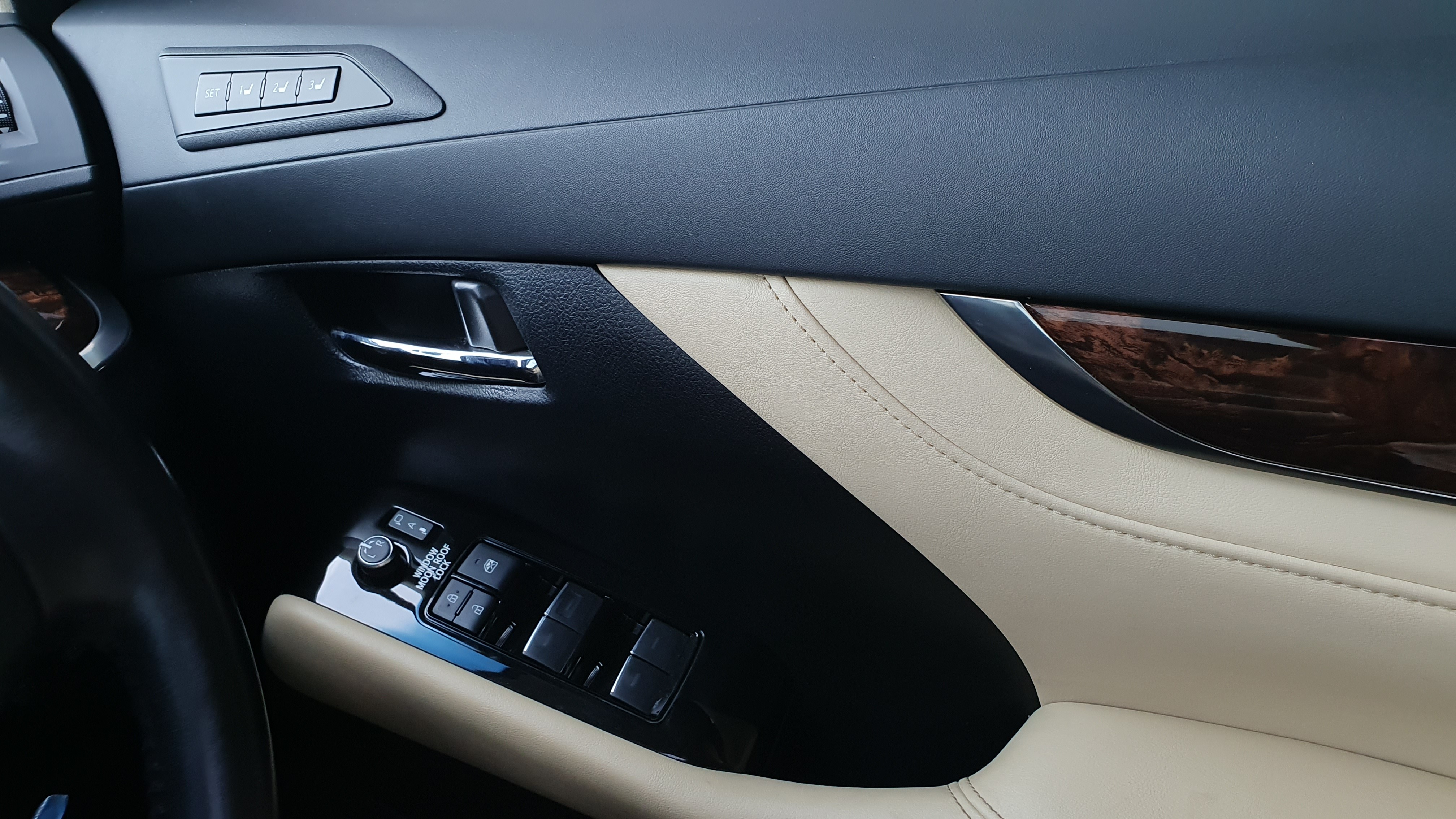 2021 Toyota Alphard  2.5 G A/T 2021 Toyota Alphard  2.5 G A/T