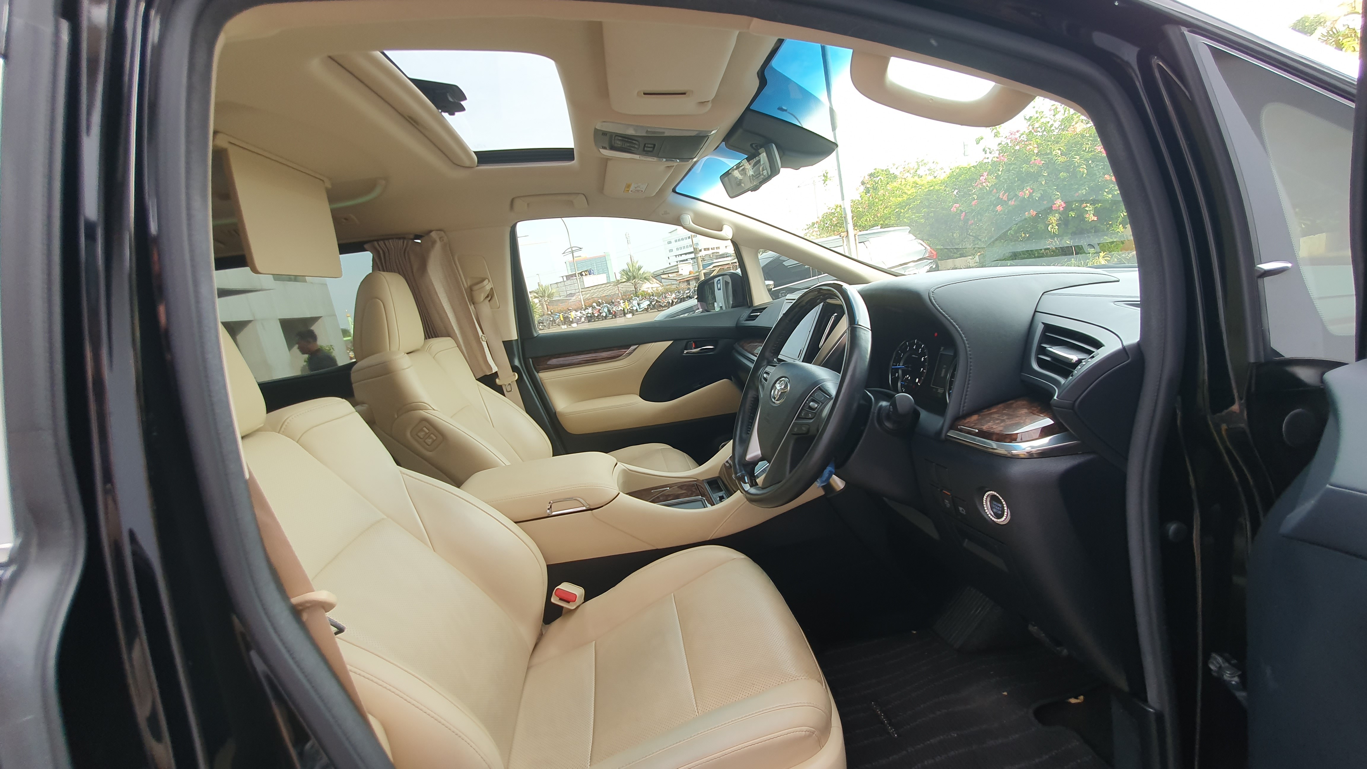 2021 Toyota Alphard  2.5 G A/T 2021 Toyota Alphard  2.5 G A/T