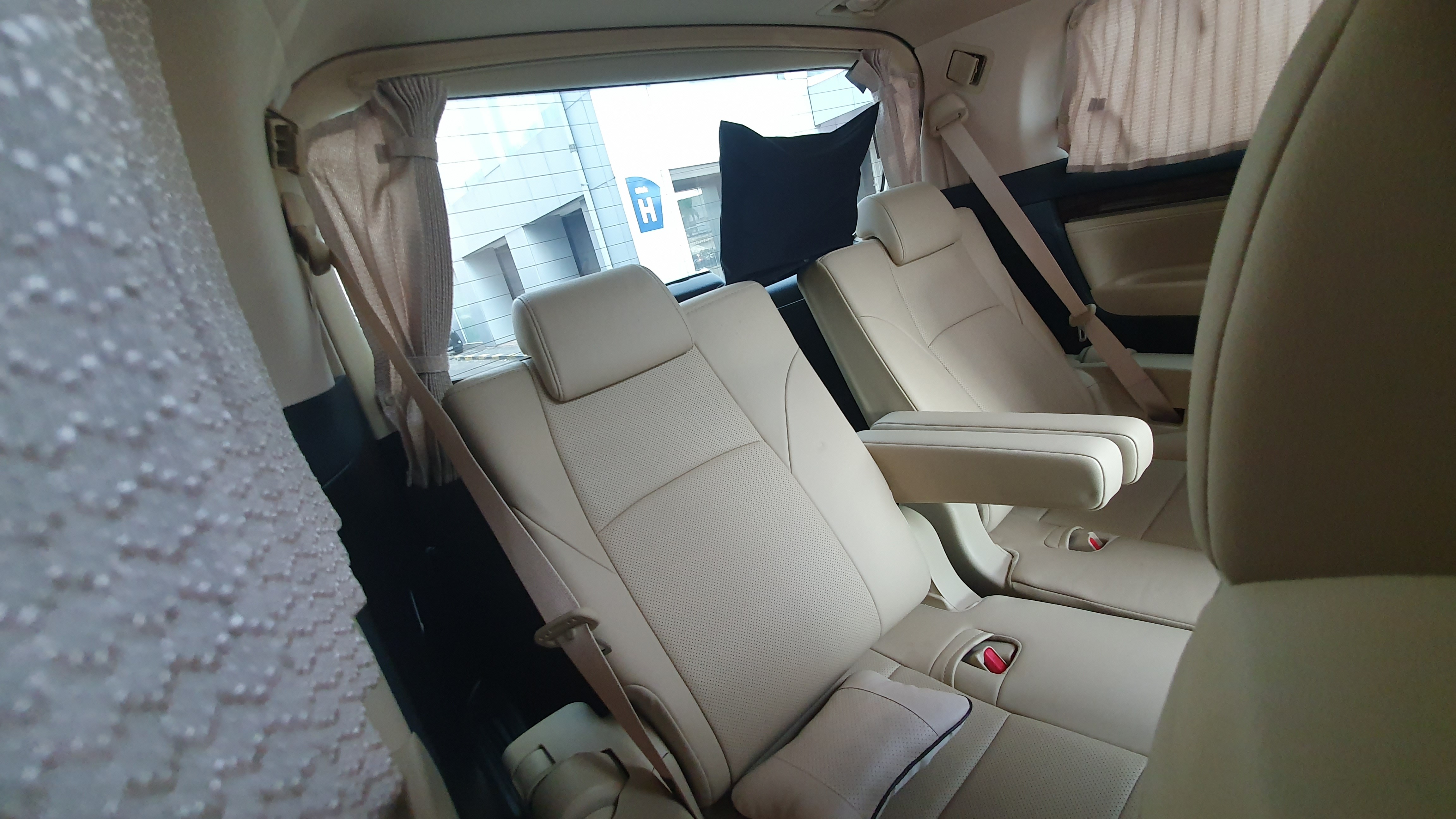 2021 Toyota Alphard  2.5 G A/T 2021 Toyota Alphard  2.5 G A/T