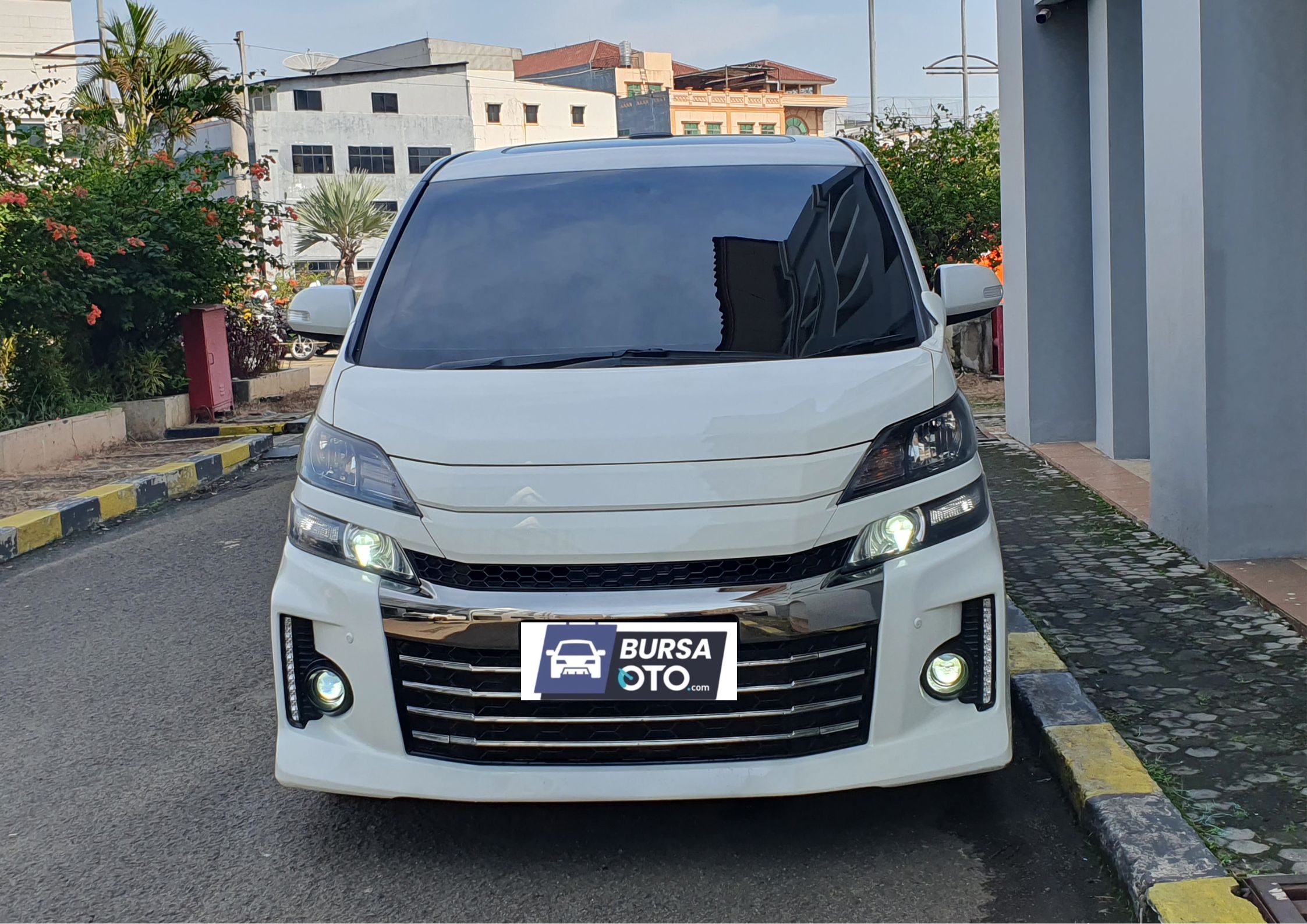 2013 Toyota Vellfire Bekas 2013 Toyota Vellfire Bekas