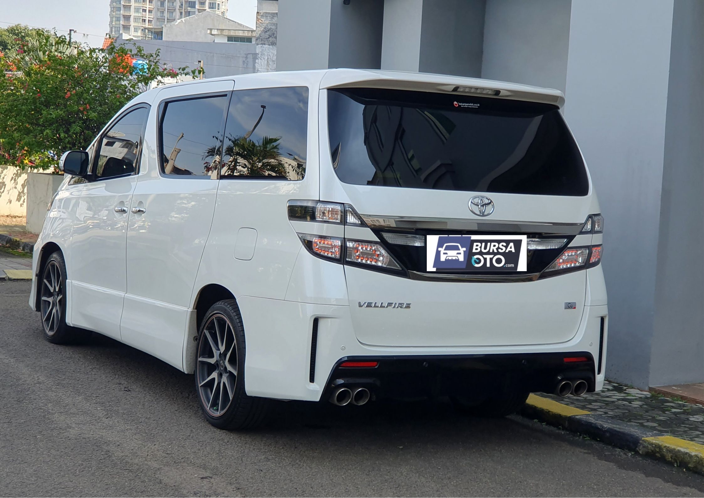 2013 Toyota Vellfire 2013 Toyota Vellfire