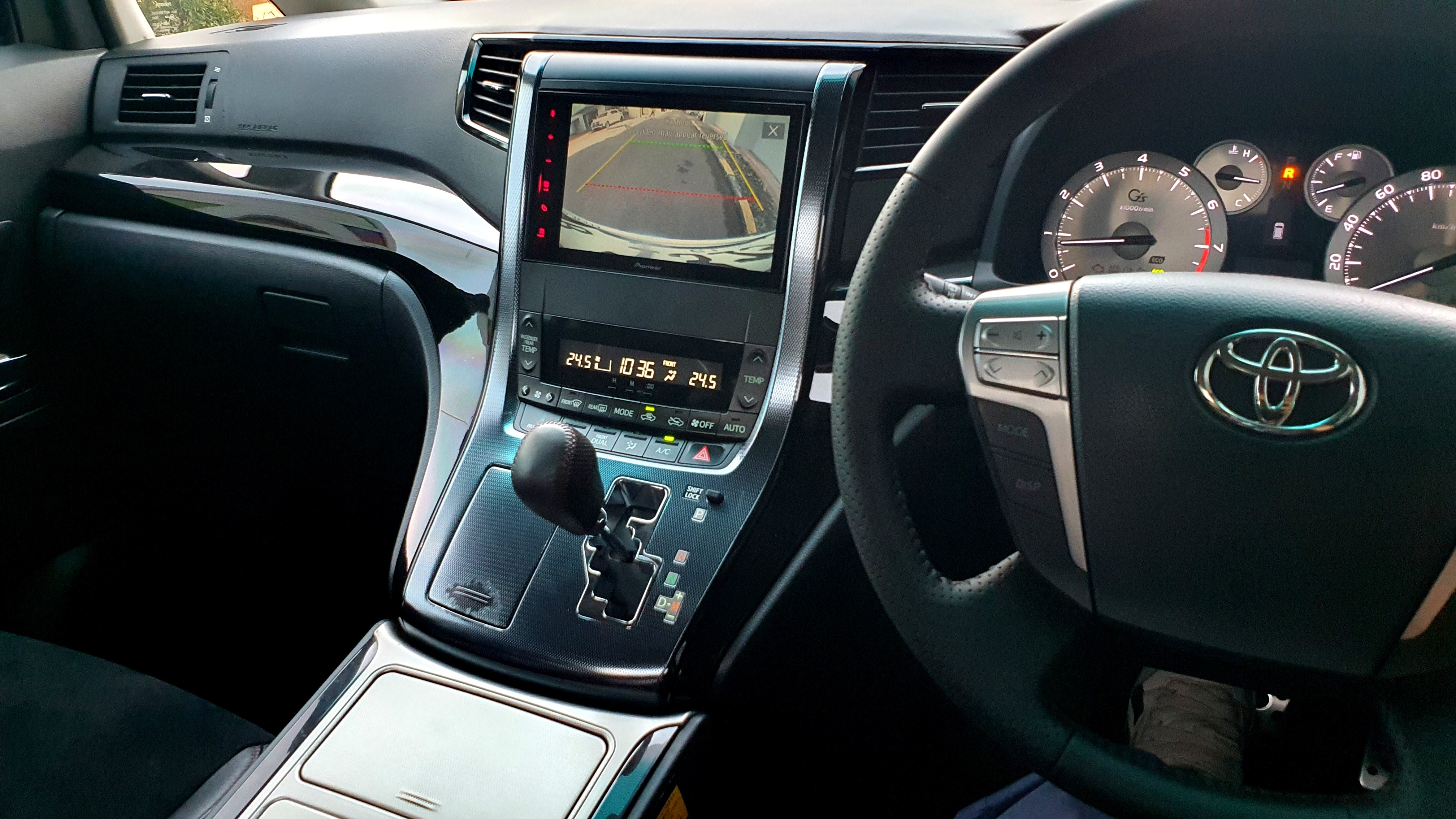 2013 Toyota Vellfire 2013 Toyota Vellfire