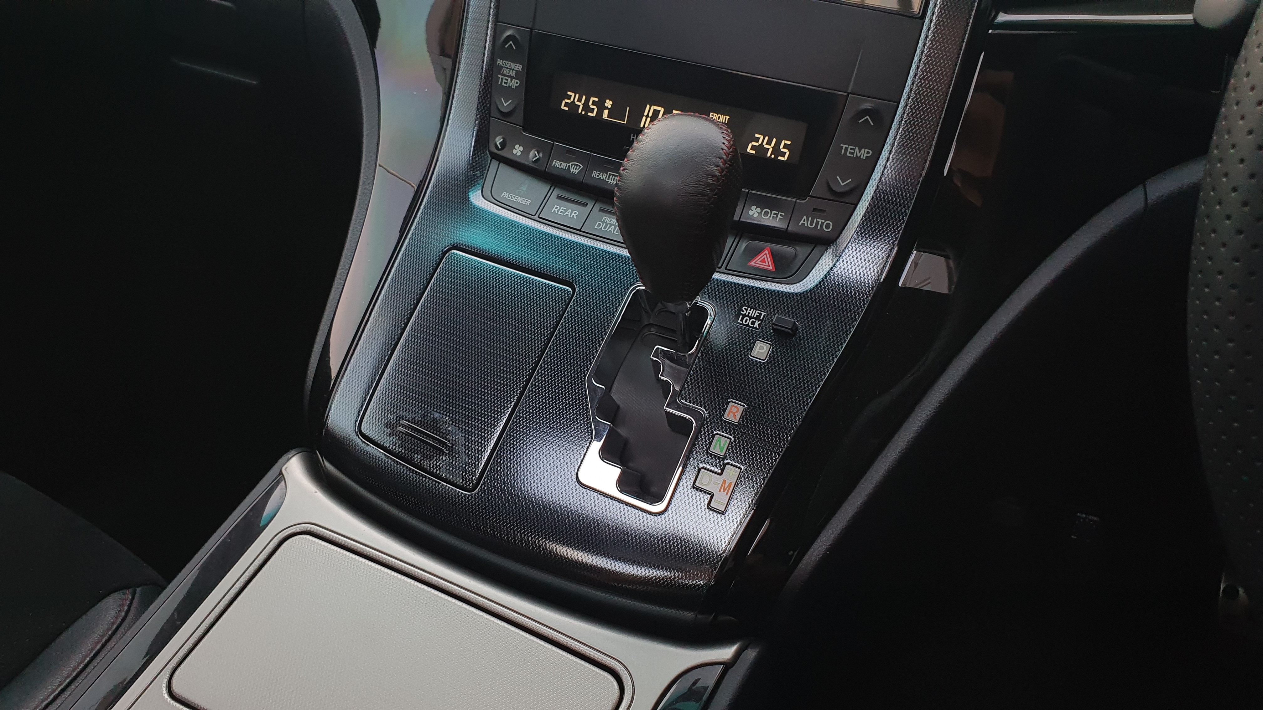 2013 Toyota Vellfire 2013 Toyota Vellfire