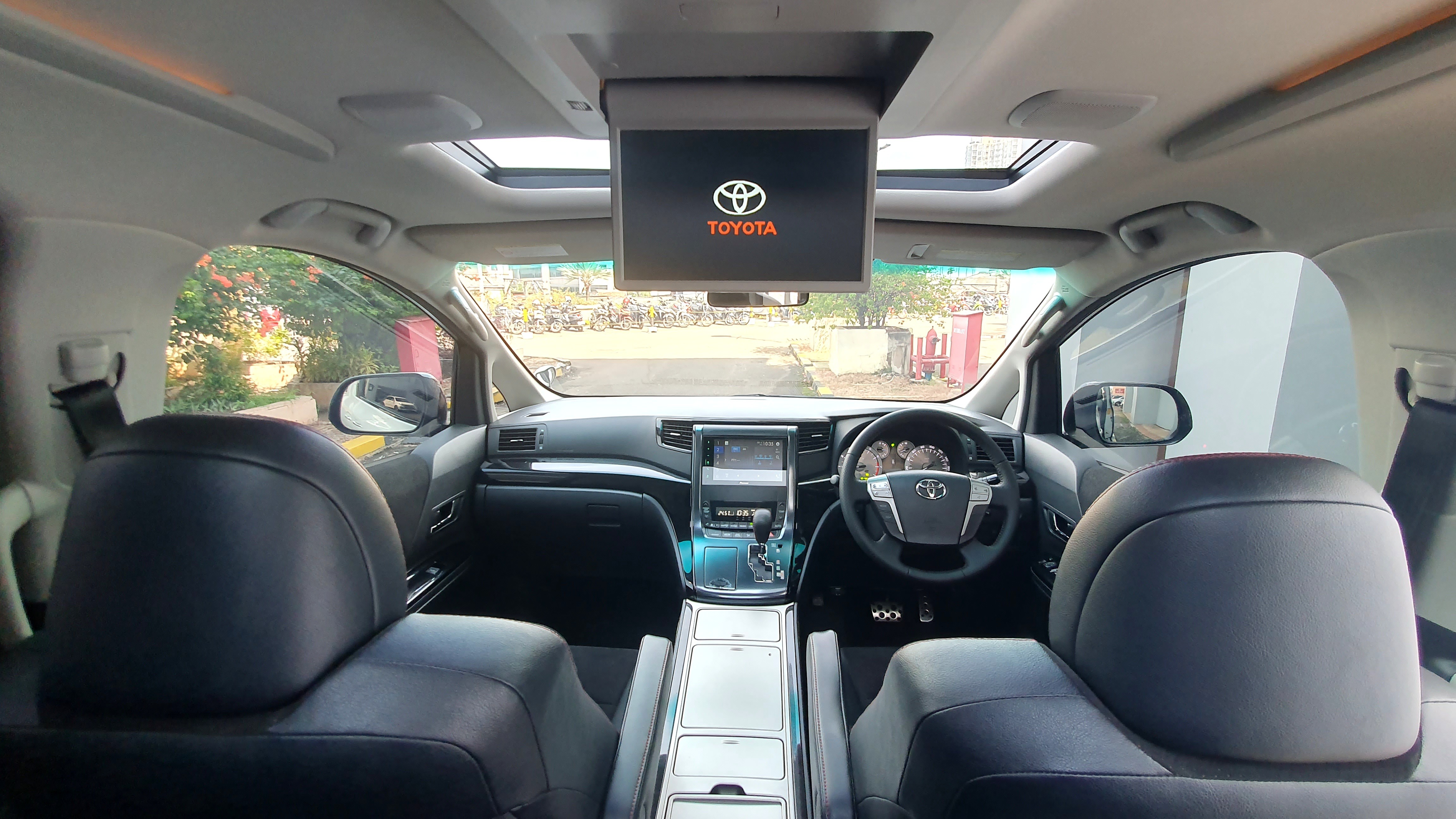 2013 Toyota Vellfire 2013 Toyota Vellfire