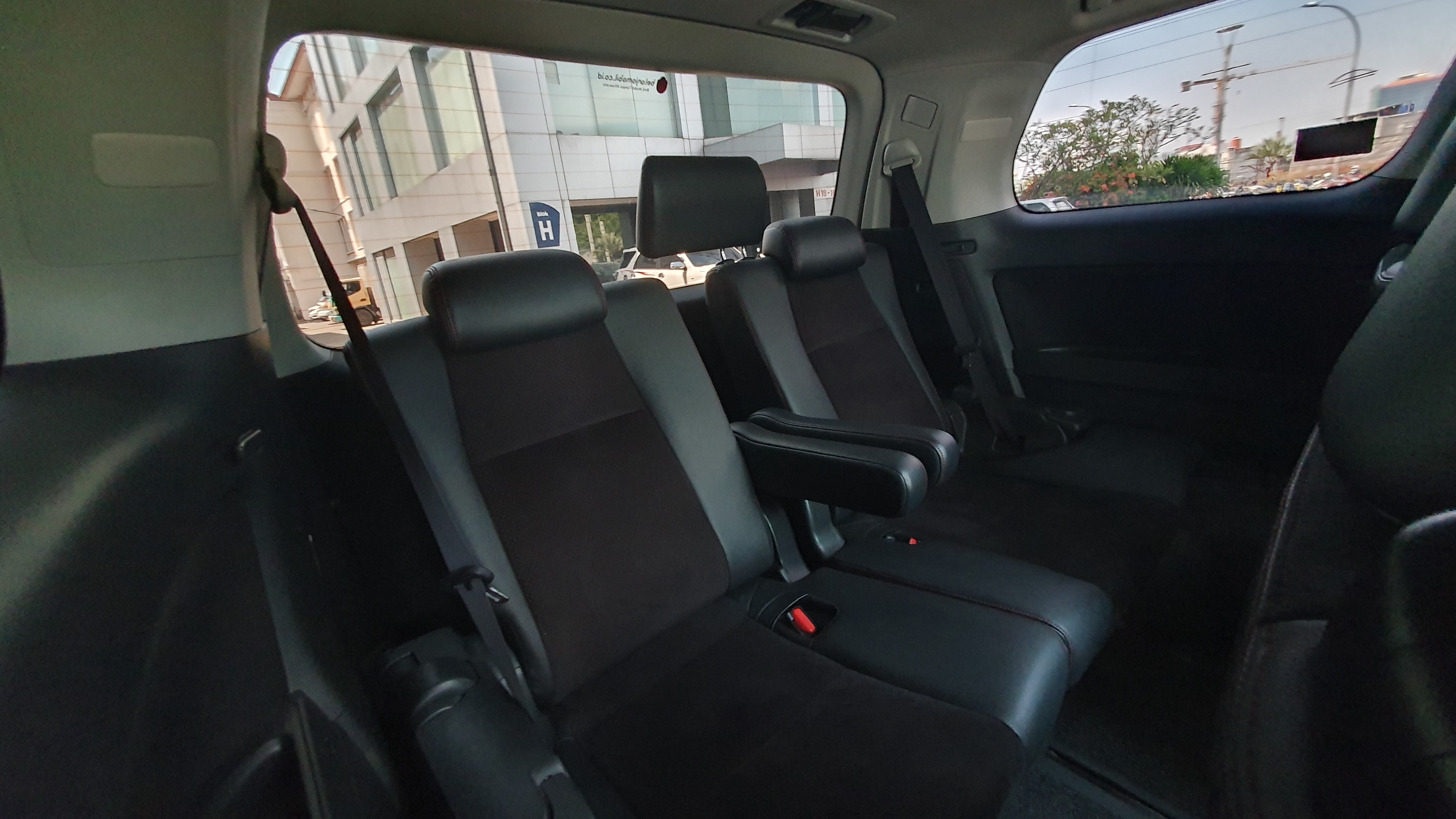 2013 Toyota Vellfire 2013 Toyota Vellfire