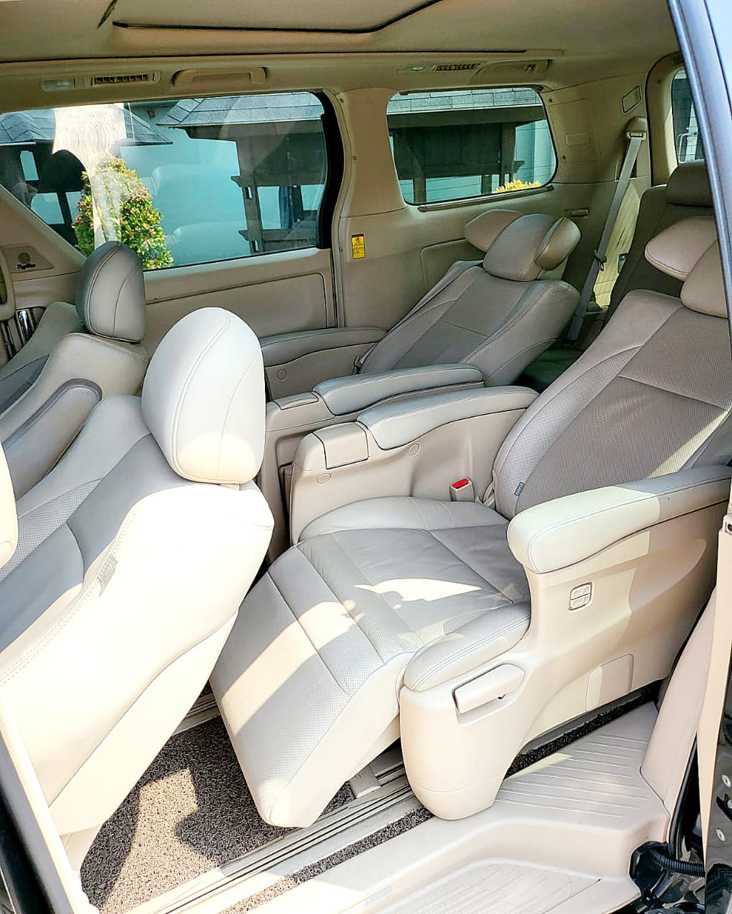 2012 Toyota Alphard 2012 Toyota Alphard