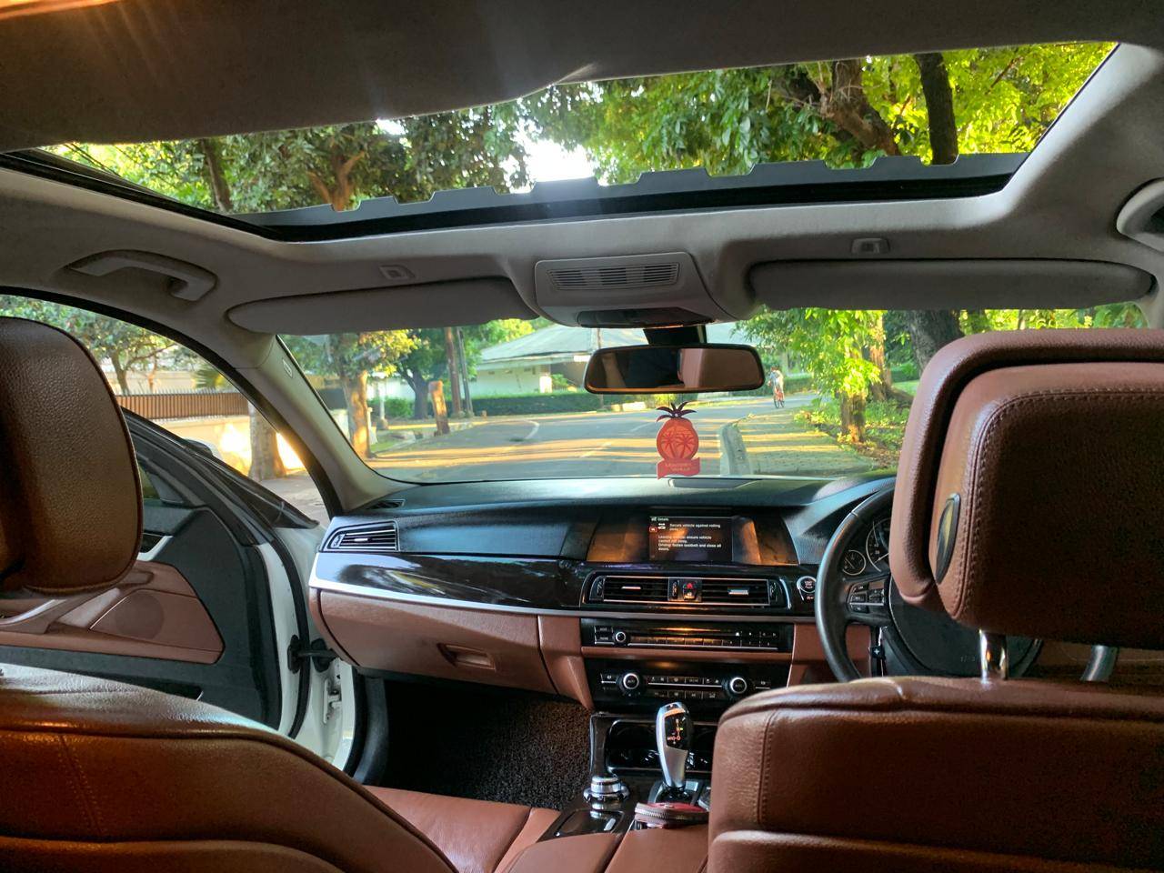 2013 BMW 5 Series Sedan  520i MODERN 2013 BMW 5 Series Sedan  520i MODERN