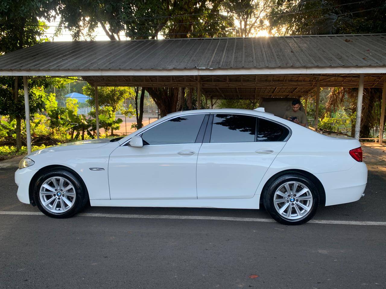 2013 BMW 5 Series Sedan  520i MODERN 2013 BMW 5 Series Sedan  520i MODERN