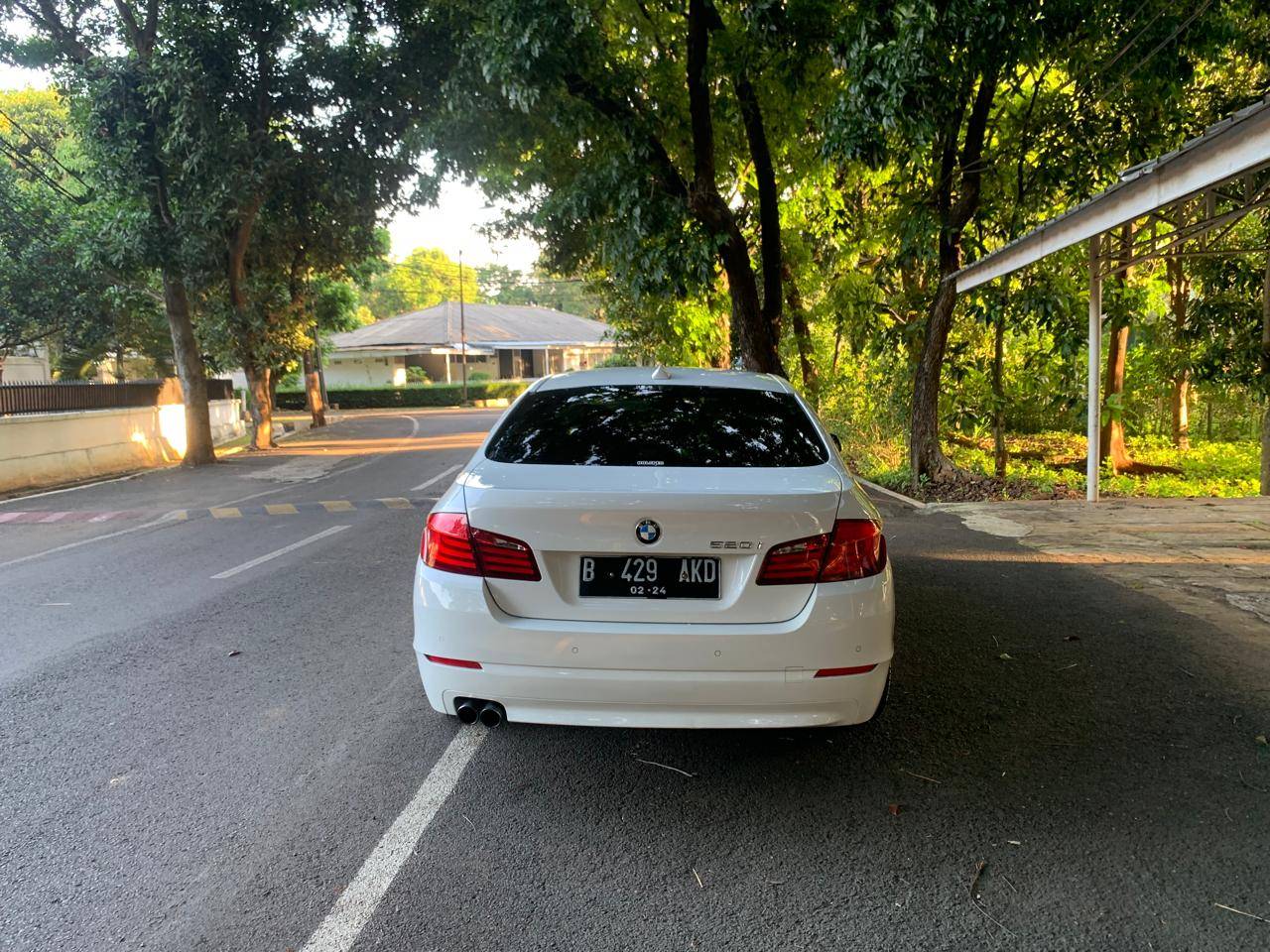 2013 BMW 5 Series Sedan  520i MODERN 2013 BMW 5 Series Sedan  520i MODERN