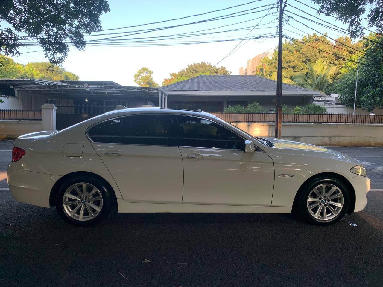 2013 BMW 5 Series Sedan  520i MODERN 2013 BMW 5 Series Sedan  520i MODERN