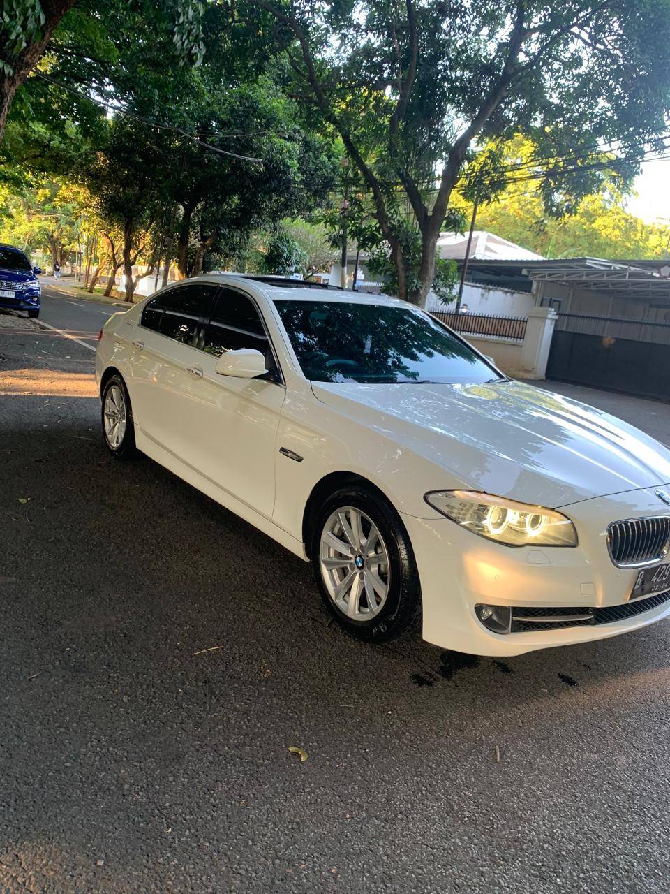 2013 BMW 5 Series Sedan  520i MODERN Bekas 2013 BMW 5 Series Sedan  520i MODERN Bekas