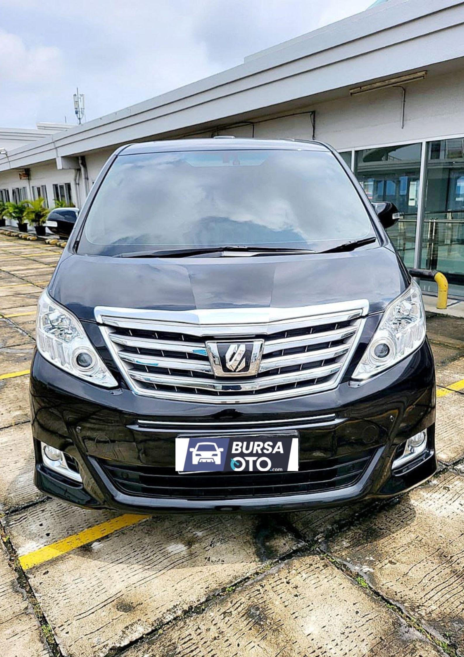 Second Hand 2014 Toyota Alphard Second Hand 2014 Toyota Alphard