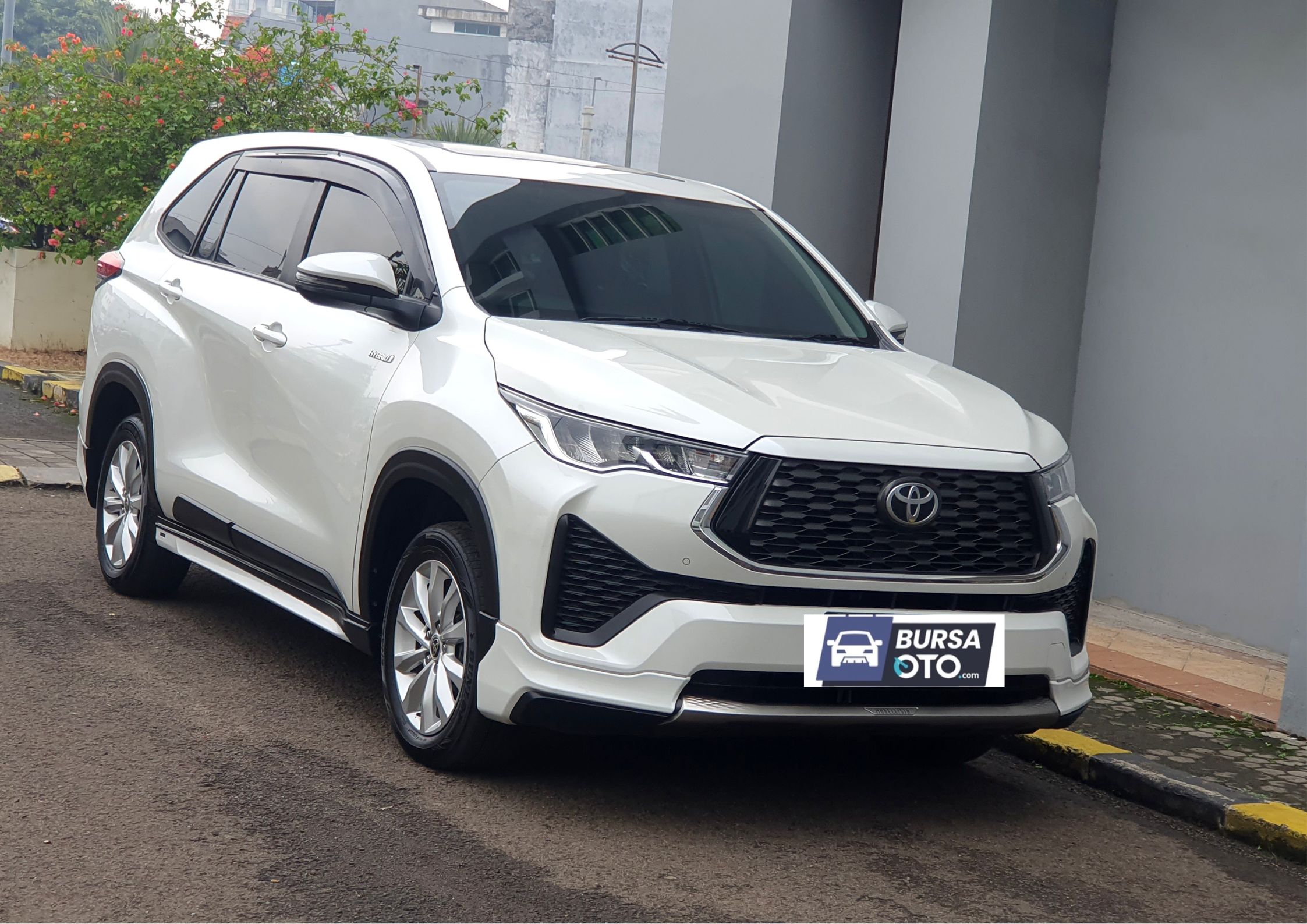 2024 Toyota Kijang Innova Zenix Hybrid EV 2024 Toyota Kijang Innova Zenix Hybrid EV