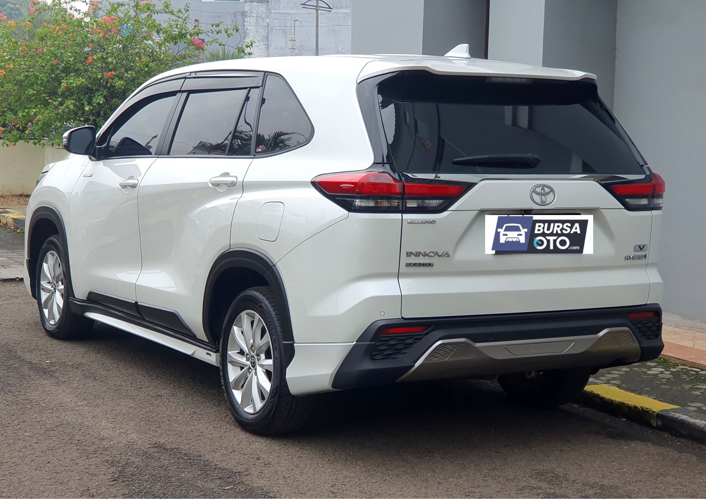 2024 Toyota Kijang Innova Zenix Hybrid EV 2024 Toyota Kijang Innova Zenix Hybrid EV