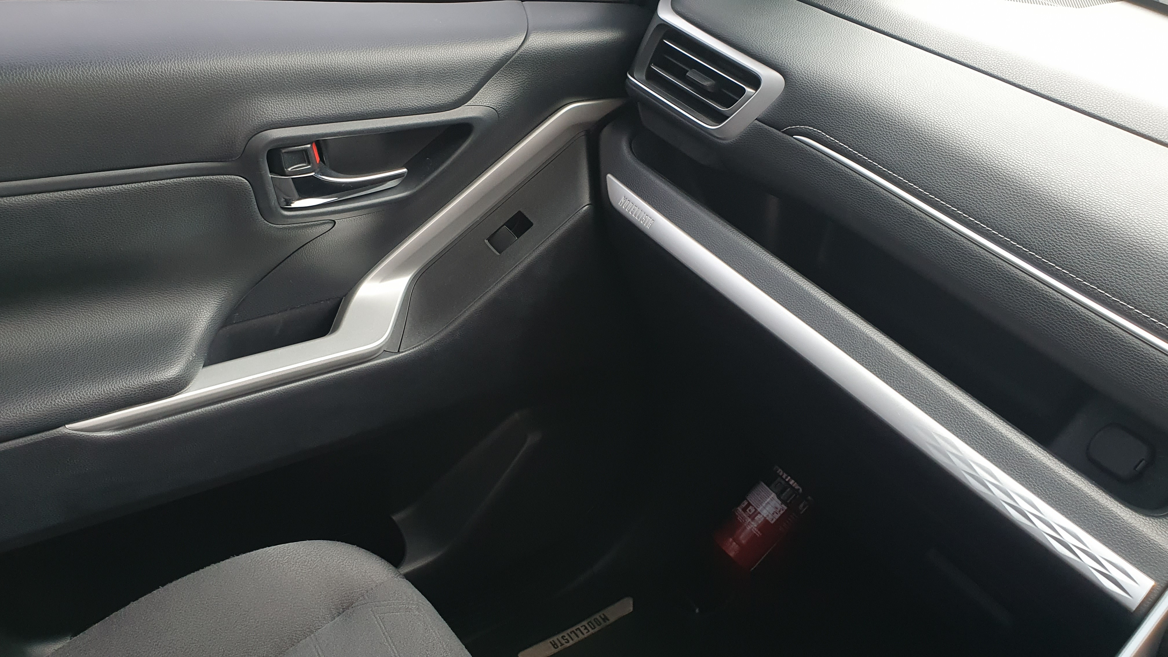 2024 Toyota Kijang Innova Zenix Hybrid EV 2024 Toyota Kijang Innova Zenix Hybrid EV