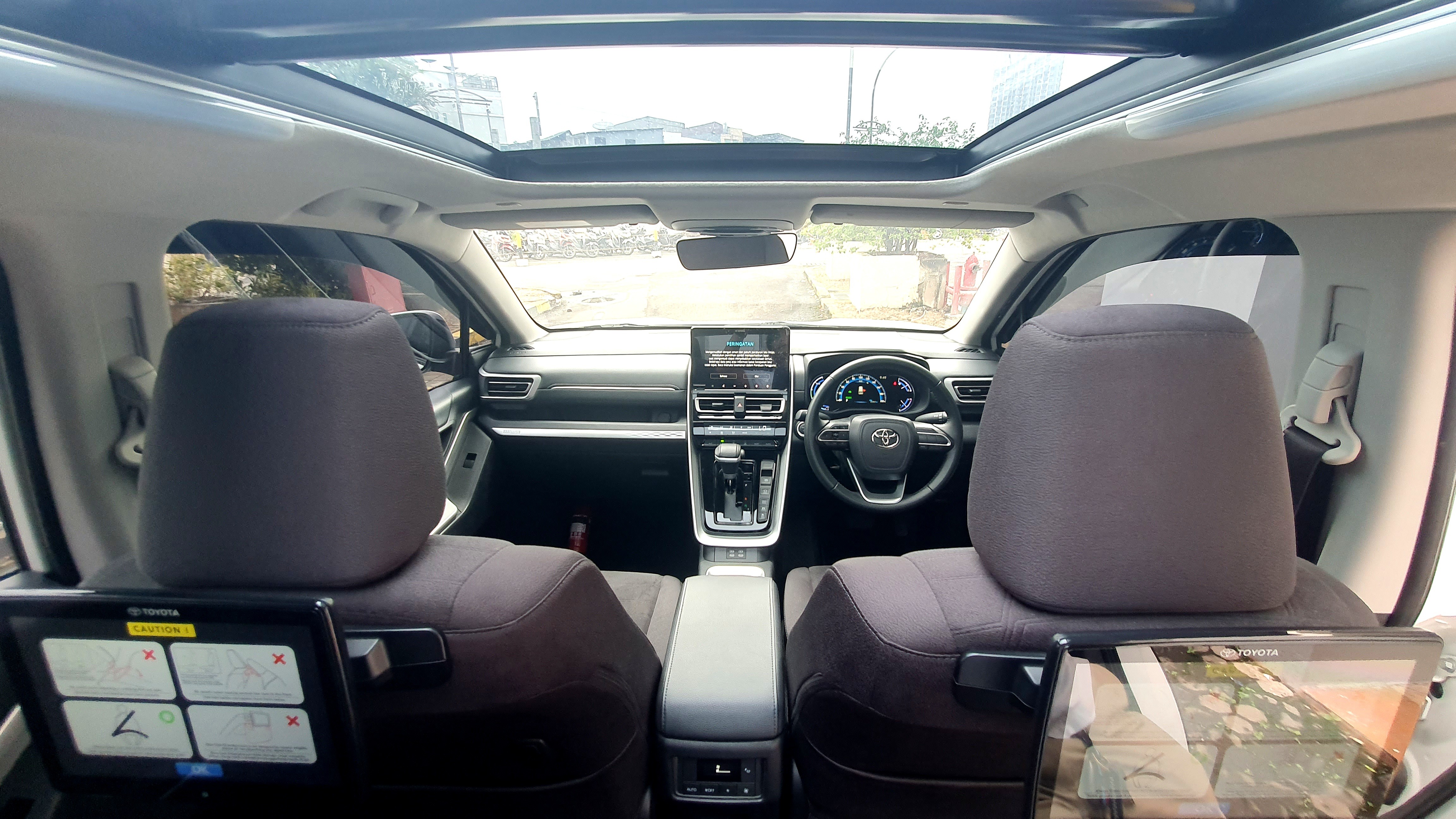 2024 Toyota Kijang Innova Zenix Hybrid EV 2024 Toyota Kijang Innova Zenix Hybrid EV