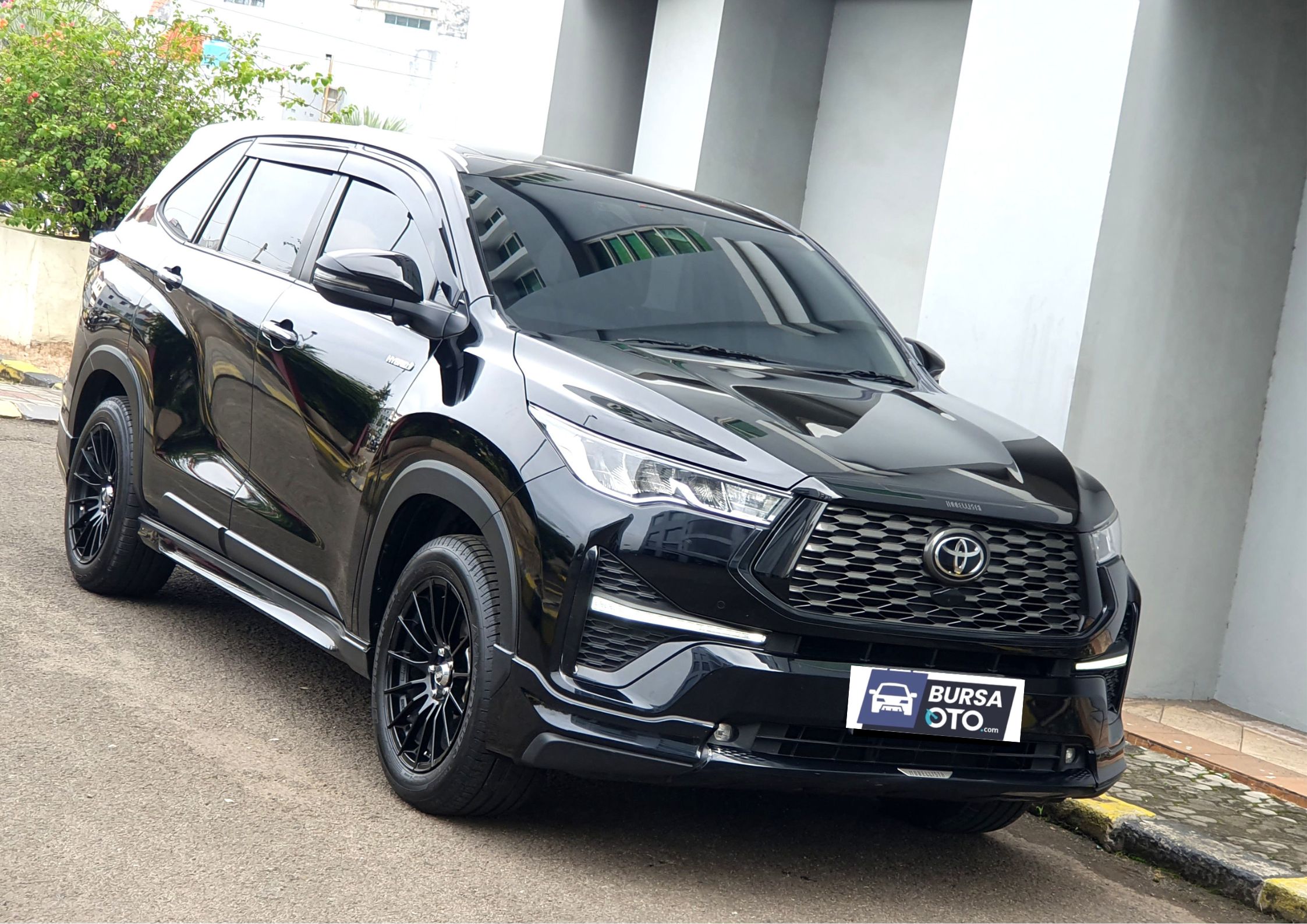 2024 Toyota Kijang Innova Zenix Hybrid EV 2024 Toyota Kijang Innova Zenix Hybrid EV