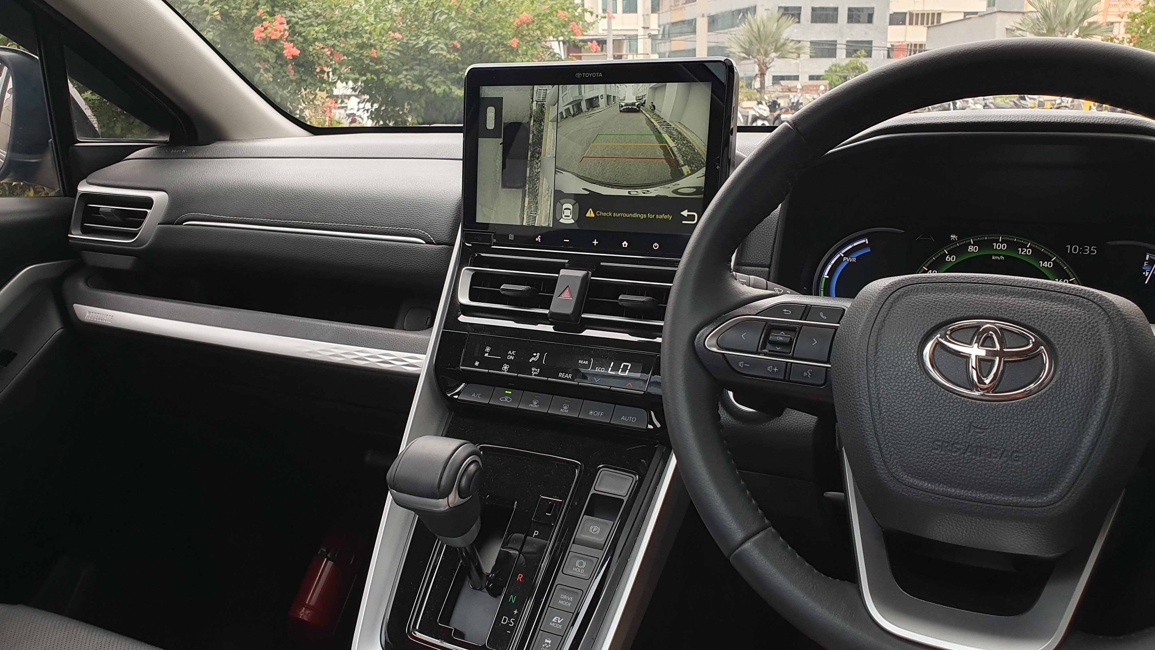 2024 Toyota Kijang Innova Zenix Hybrid EV 2024 Toyota Kijang Innova Zenix Hybrid EV