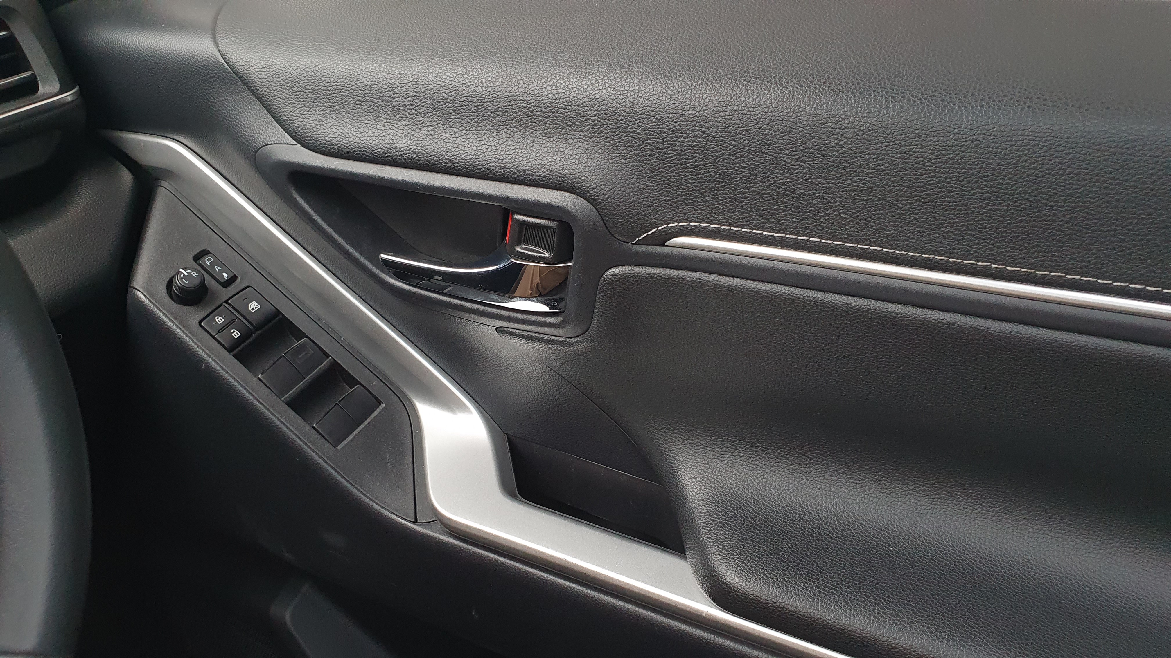 2024 Toyota Kijang Innova Zenix Hybrid EV 2024 Toyota Kijang Innova Zenix Hybrid EV