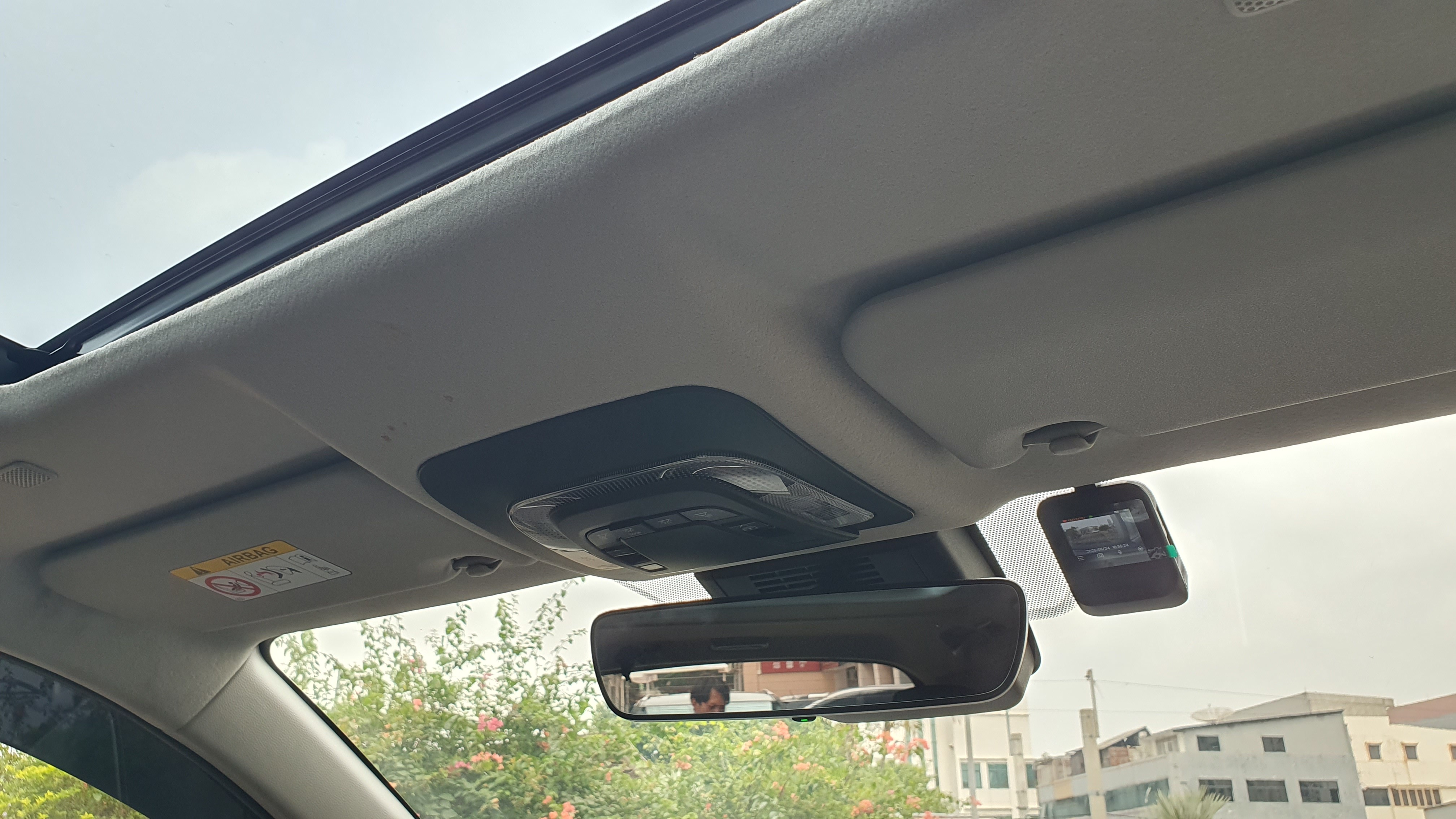 2024 Toyota Kijang Innova Zenix Hybrid EV 2024 Toyota Kijang Innova Zenix Hybrid EV