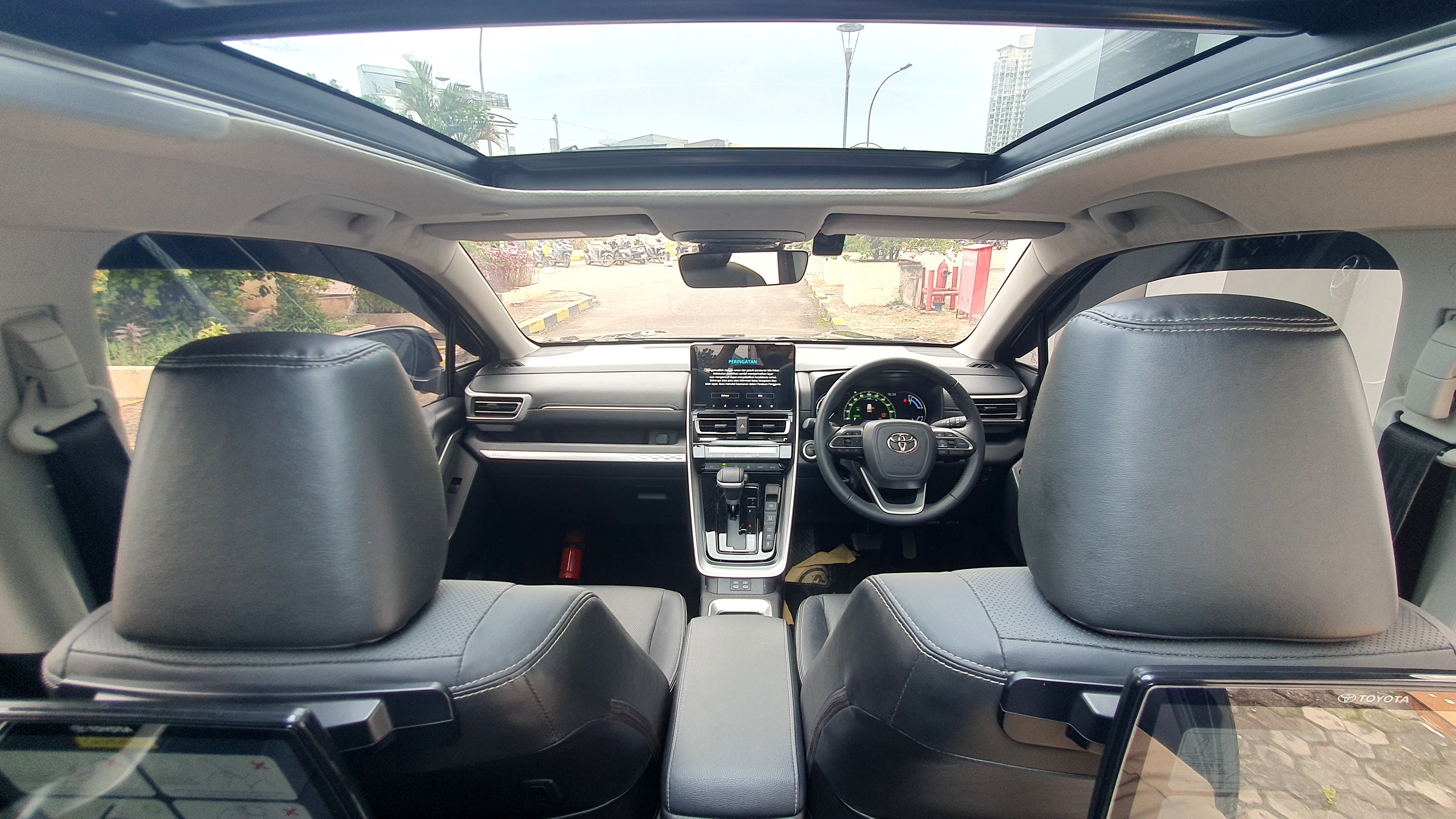 2024 Toyota Kijang Innova Zenix Hybrid EV 2024 Toyota Kijang Innova Zenix Hybrid EV