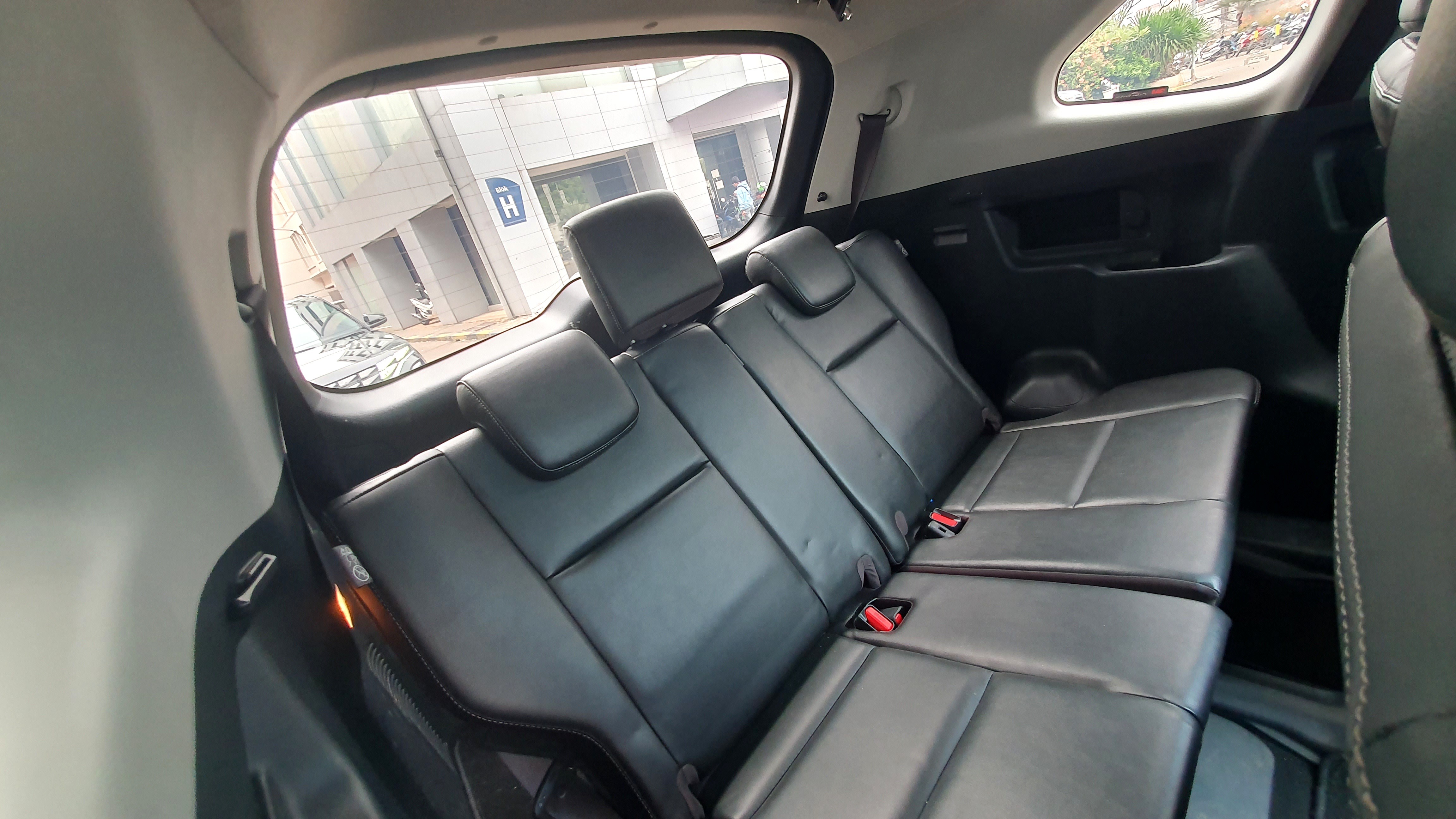 2024 Toyota Kijang Innova Zenix Hybrid EV 2024 Toyota Kijang Innova Zenix Hybrid EV