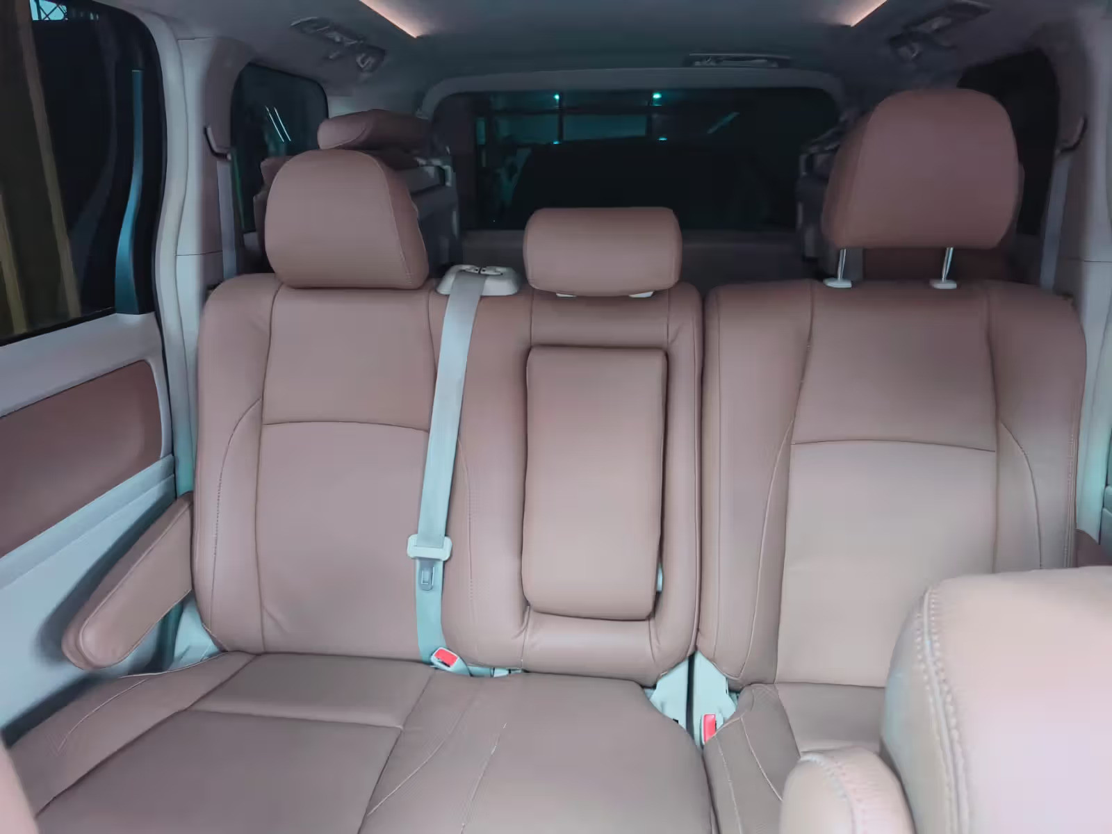 2013 Toyota Alphard 2013 Toyota Alphard