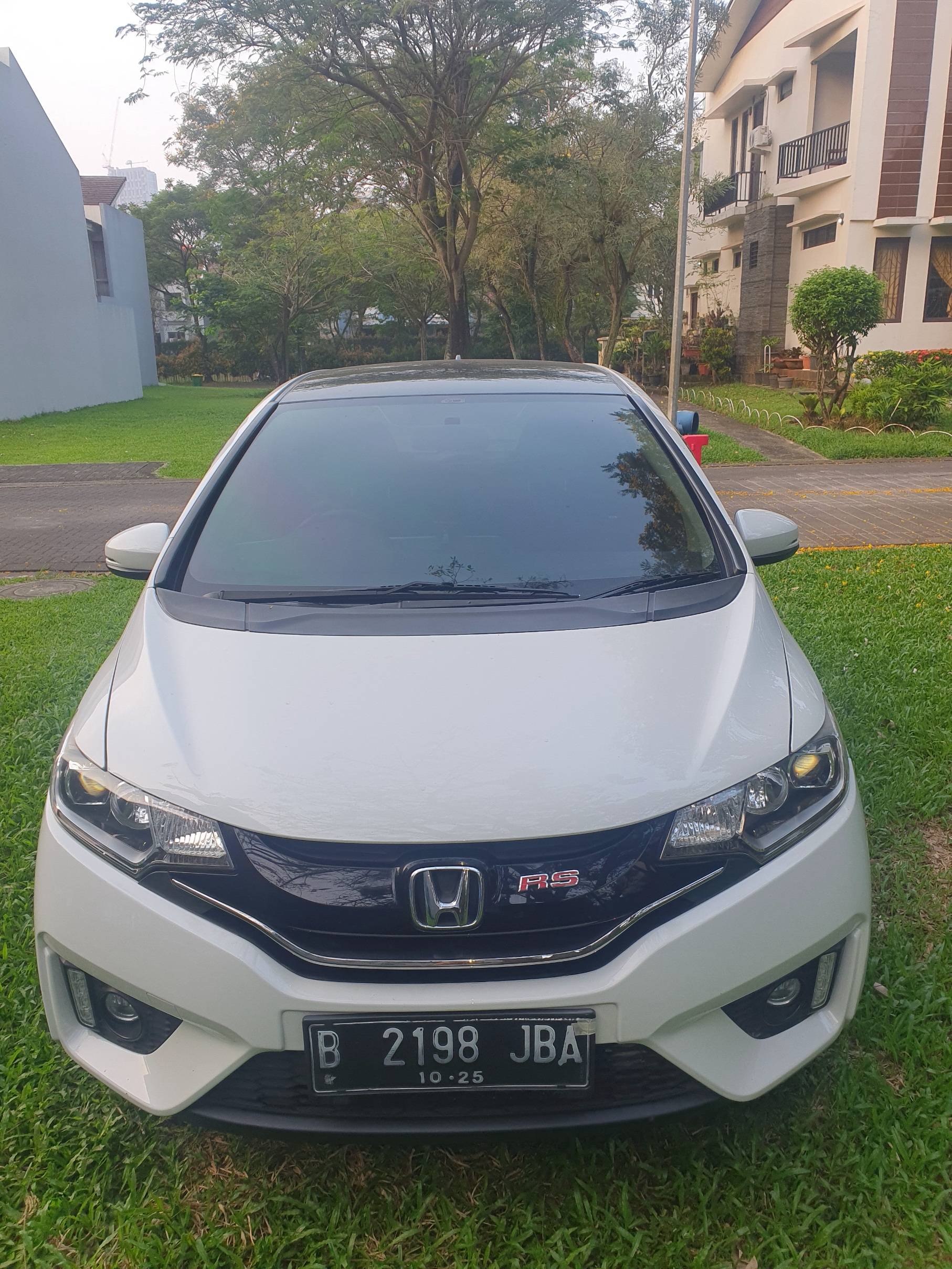 2015 Honda Jazz  1.5 RS AT BLACK TOP LIMITED EDITION Bekas 2015 Honda Jazz  1.5 RS AT BLACK TOP LIMITED EDITION Bekas