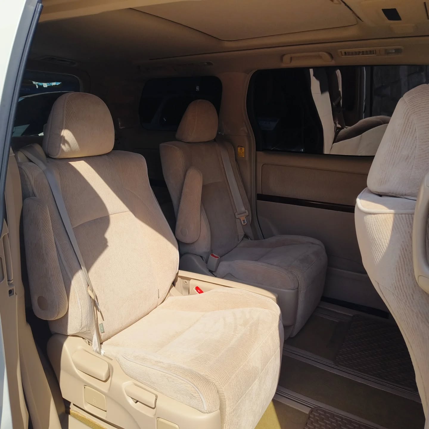 2011 Toyota Vellfire  2.5 ZG AT PREMIUM SOUND 2011 Toyota Vellfire  2.5 ZG AT PREMIUM SOUND