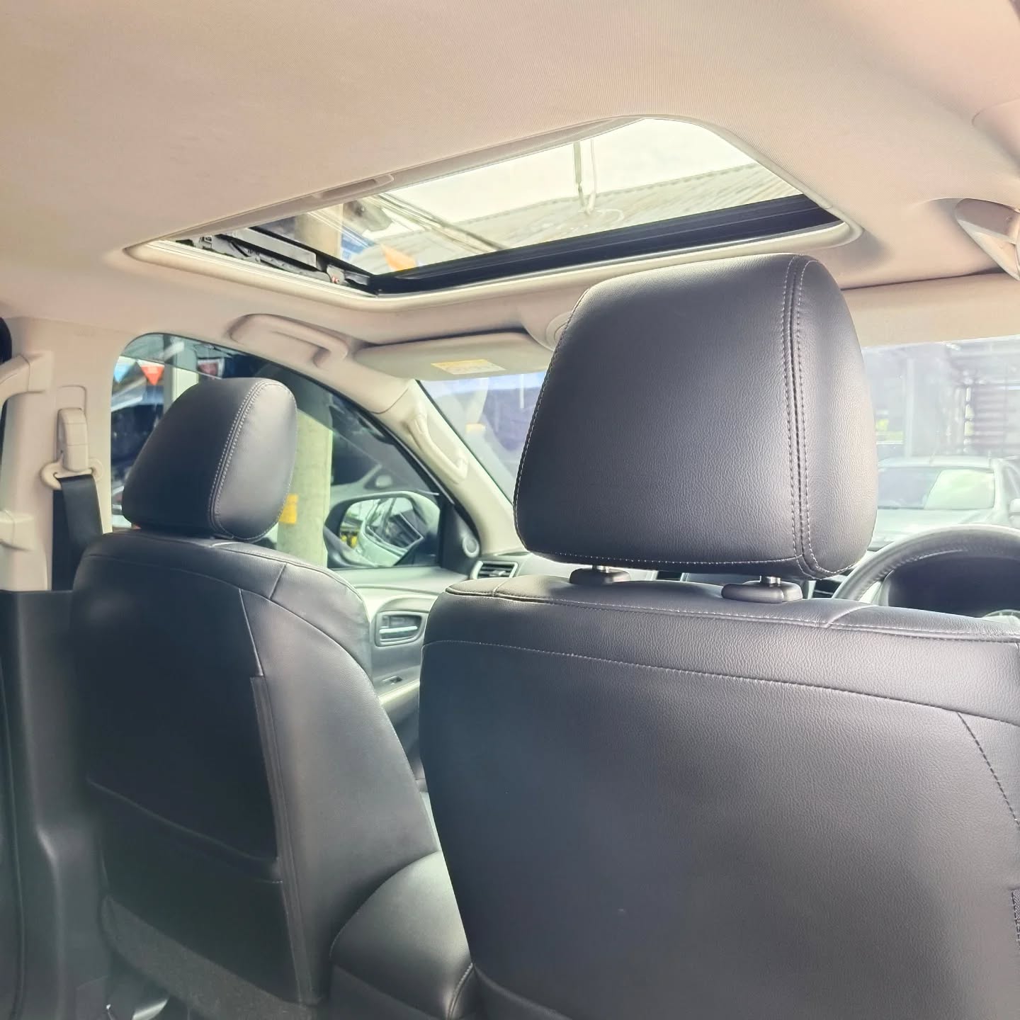 2021 Mitsubishi Pajero Sport Dakar AT 4x2 2021 Mitsubishi Pajero Sport Dakar AT 4x2