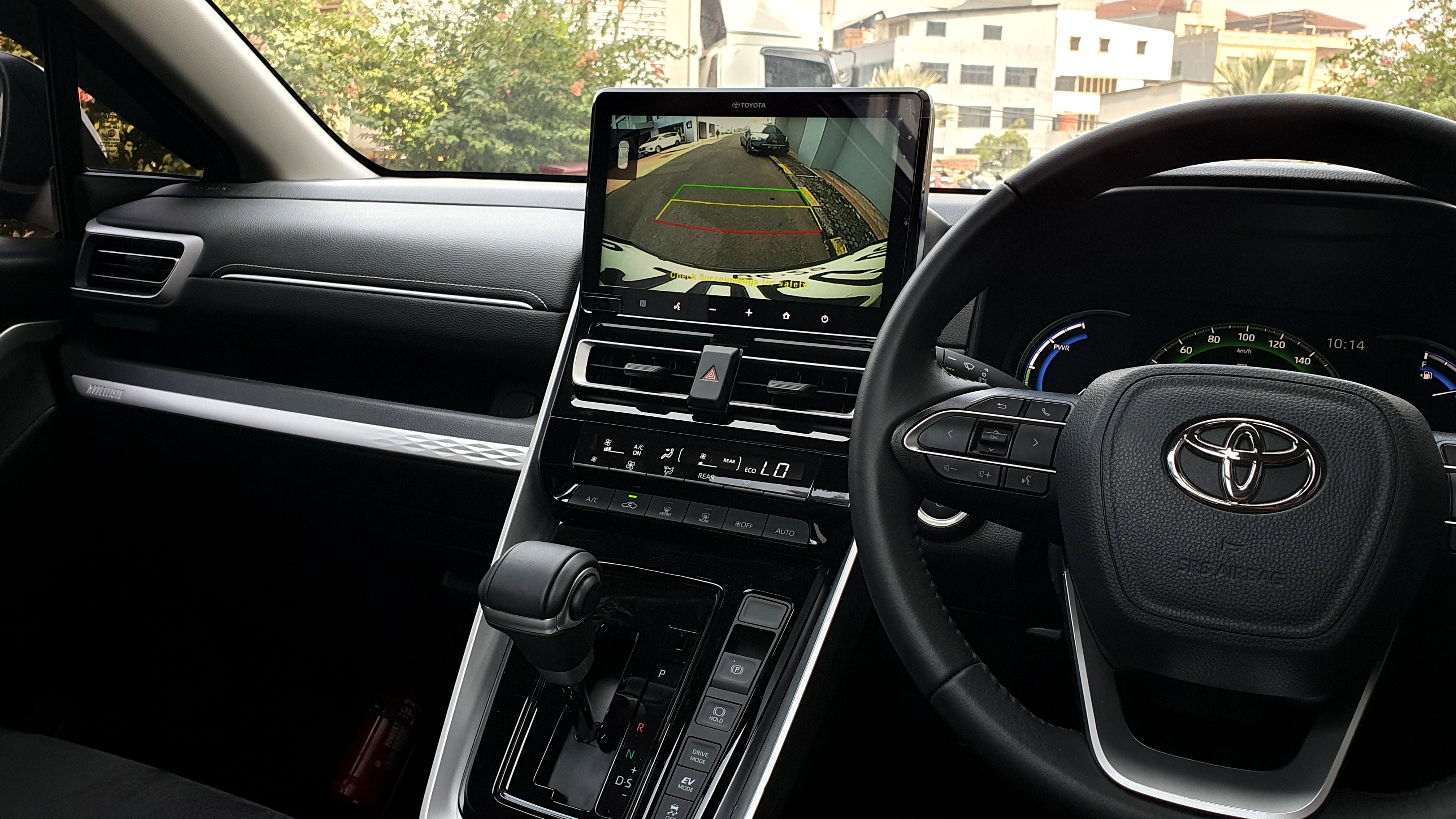 2024 Toyota Kijang Innova Zenix Hybrid EV 2024 Toyota Kijang Innova Zenix Hybrid EV